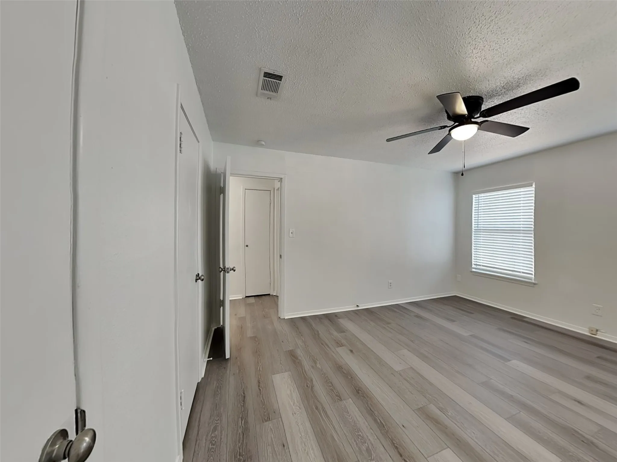 Single Family Residence For Rent in Tarrant County , 3925 Rusty Dell Street, Haltom City, Texas 76111, 2 Bedroom, 1 Bathroom, Garage spaces, 1,152 Sqft, built in 1955, mls#21387020, Real Estate Agent in Haltom City, Homes For Rent in Tarrant county, Homes For Rent in Haltom City, Realtor in Haltom City Texas, Real Estate Brokerage Independent Realty Texas, Luminita Cordes Realtor