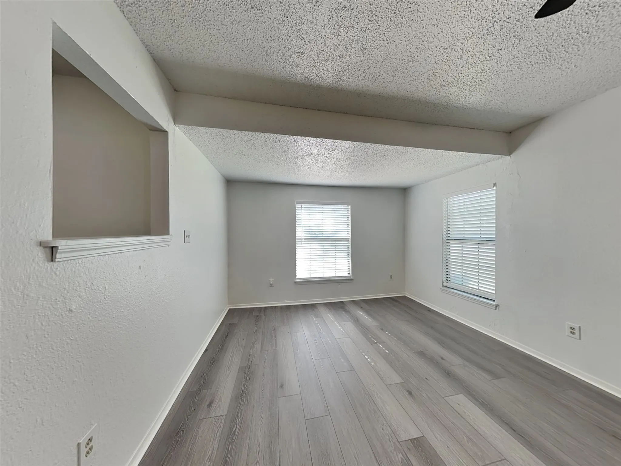 Single Family Residence For Rent in Tarrant County , 3925 Rusty Dell Street, Haltom City, Texas 76111, 2 Bedroom, 1 Bathroom, Garage spaces, 1,152 Sqft, built in 1955, mls#21387020, Real Estate Agent in Haltom City, Homes For Rent in Tarrant county, Homes For Rent in Haltom City, Realtor in Haltom City Texas, Real Estate Brokerage Independent Realty Texas, Luminita Cordes Realtor