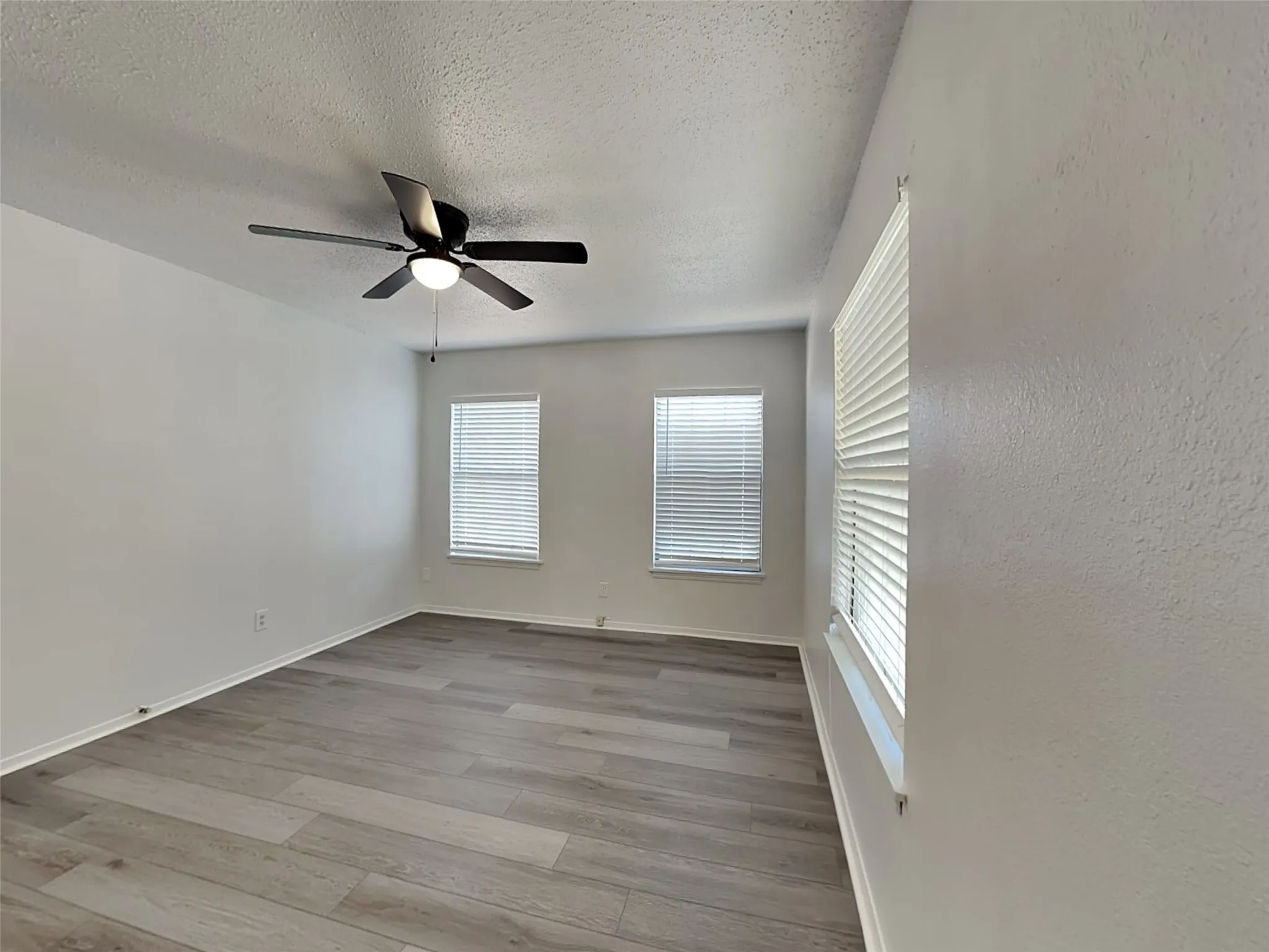 Single Family Residence For Rent in Tarrant County , 3925 Rusty Dell Street, Haltom City, Texas 76111, 2 Bedroom, 1 Bathroom, Garage spaces, 1,152 Sqft, built in 1955, mls#21387020, Real Estate Agent in Haltom City, Homes For Rent in Tarrant county, Homes For Rent in Haltom City, Realtor in Haltom City Texas, Real Estate Brokerage Independent Realty Texas, Luminita Cordes Realtor