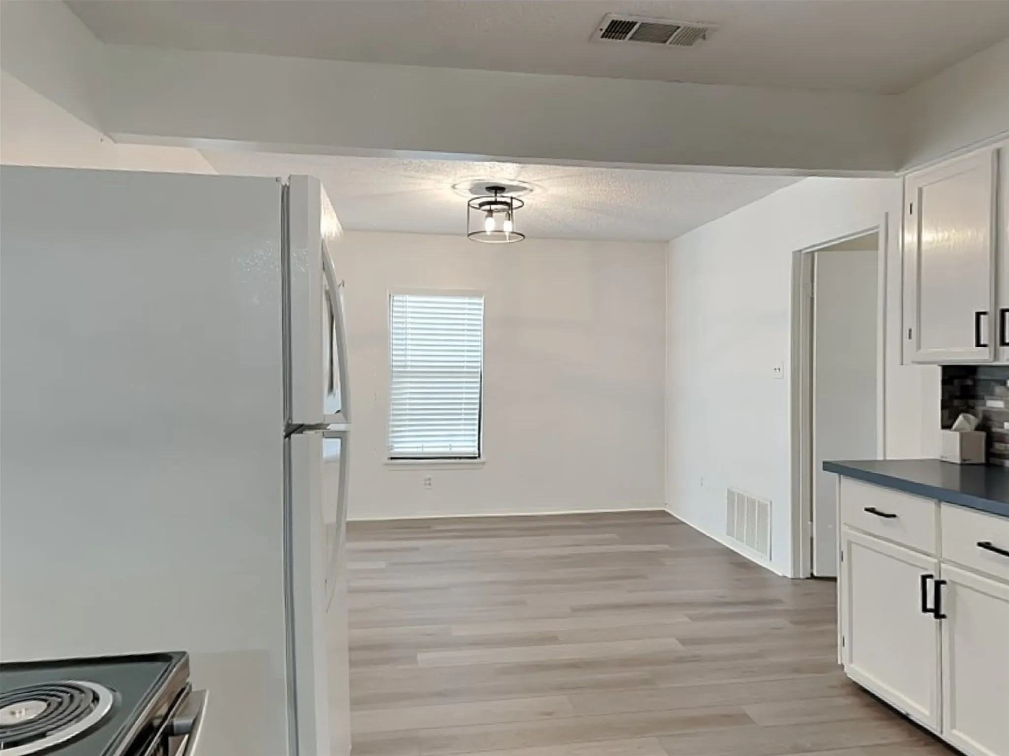 Single Family Residence For Rent in Tarrant County , 3925 Rusty Dell Street, Haltom City, Texas 76111, 2 Bedroom, 1 Bathroom, Garage spaces, 1,152 Sqft, built in 1955, mls#21387020, Real Estate Agent in Haltom City, Homes For Rent in Tarrant county, Homes For Rent in Haltom City, Realtor in Haltom City Texas, Real Estate Brokerage Independent Realty Texas, Luminita Cordes Realtor