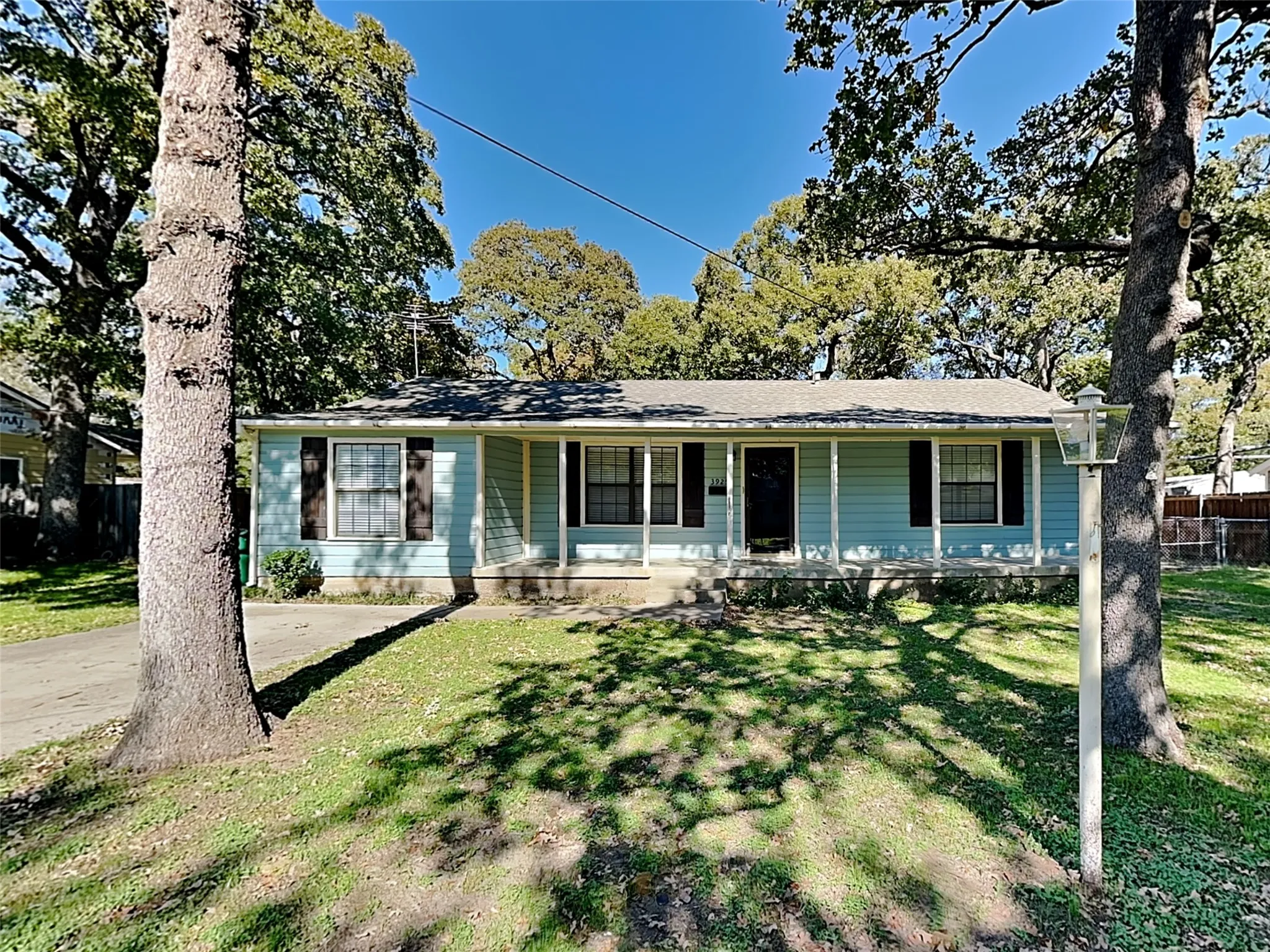 Single Family Residence For Rent in Tarrant County , 3925 Rusty Dell Street, Haltom City, Texas 76111, 2 Bedroom, 1 Bathroom, Garage spaces, 1,152 Sqft, built in 1955, mls#21387020, Real Estate Agent in Haltom City, Homes For Rent in Tarrant county, Homes For Rent in Haltom City, Realtor in Haltom City Texas, Real Estate Brokerage Independent Realty Texas, Luminita Cordes Realtor