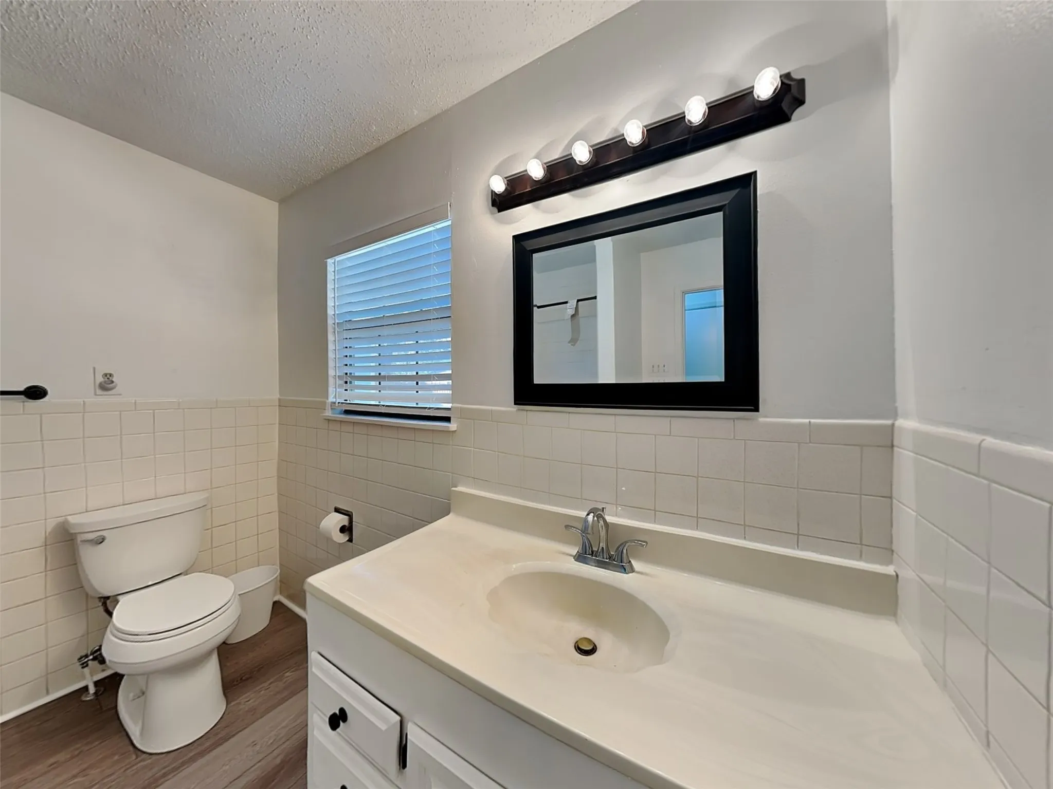 Single Family Residence For Rent in Tarrant County , 3925 Rusty Dell Street, Haltom City, Texas 76111, 2 Bedroom, 1 Bathroom, Garage spaces, 1,152 Sqft, built in 1955, mls#21387020, Real Estate Agent in Haltom City, Homes For Rent in Tarrant county, Homes For Rent in Haltom City, Realtor in Haltom City Texas, Real Estate Brokerage Independent Realty Texas, Luminita Cordes Realtor