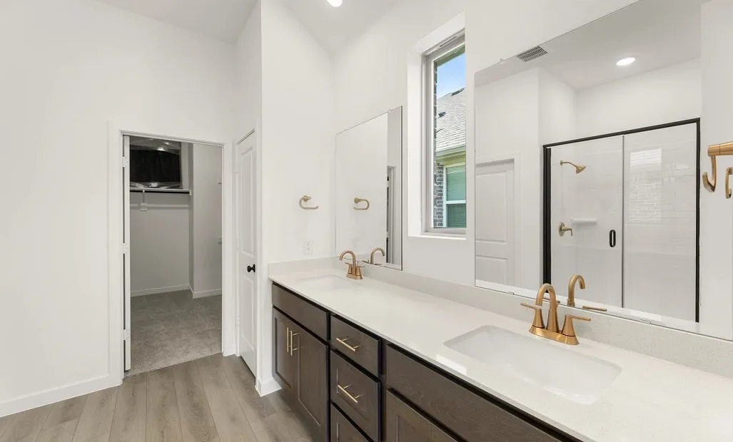 Primary Bathroom Representative Photo featuring the Laguna Collection