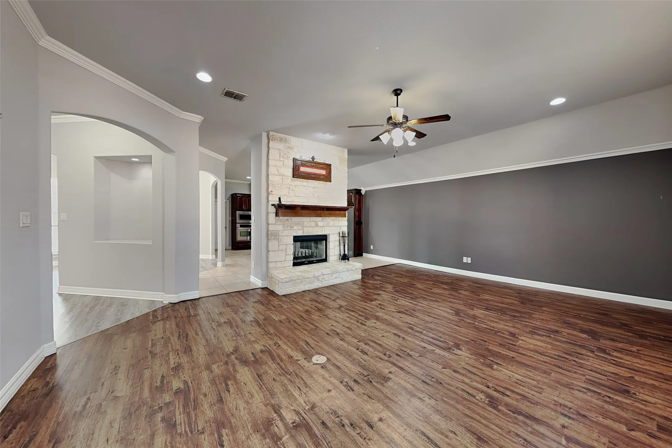 Single Family Residence For Rent in Parker County , 601 Green Pointe Drive, Hudson Oaks, Texas 76087, 4 Bedroom, 2 Bathroom, 2 Garage spaces, 2,384 Sqft, built in 2008, mls#21386979, Real Estate Agent in Hudson Oaks, Homes For Rent in Parker county, Homes For Rent in Hudson Oaks, Realtor in Hudson Oaks Texas, Real Estate Brokerage Independent Realty Texas, Luminita Cordes Realtor