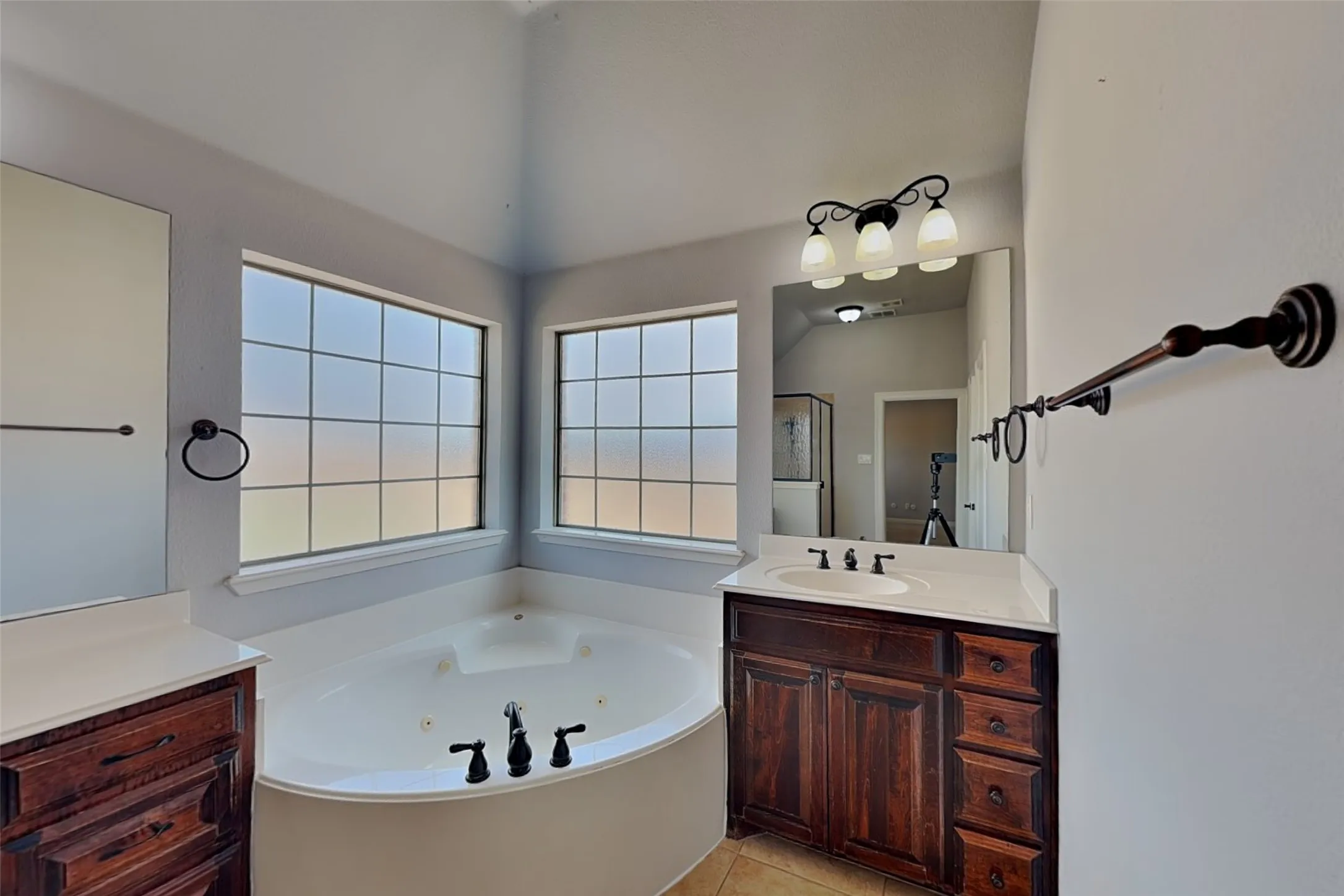 Single Family Residence For Rent in Parker County , 601 Green Pointe Drive, Hudson Oaks, Texas 76087, 4 Bedroom, 2 Bathroom, 2 Garage spaces, 2,384 Sqft, built in 2008, mls#21386979, Real Estate Agent in Hudson Oaks, Homes For Rent in Parker county, Homes For Rent in Hudson Oaks, Realtor in Hudson Oaks Texas, Real Estate Brokerage Independent Realty Texas, Luminita Cordes Realtor
