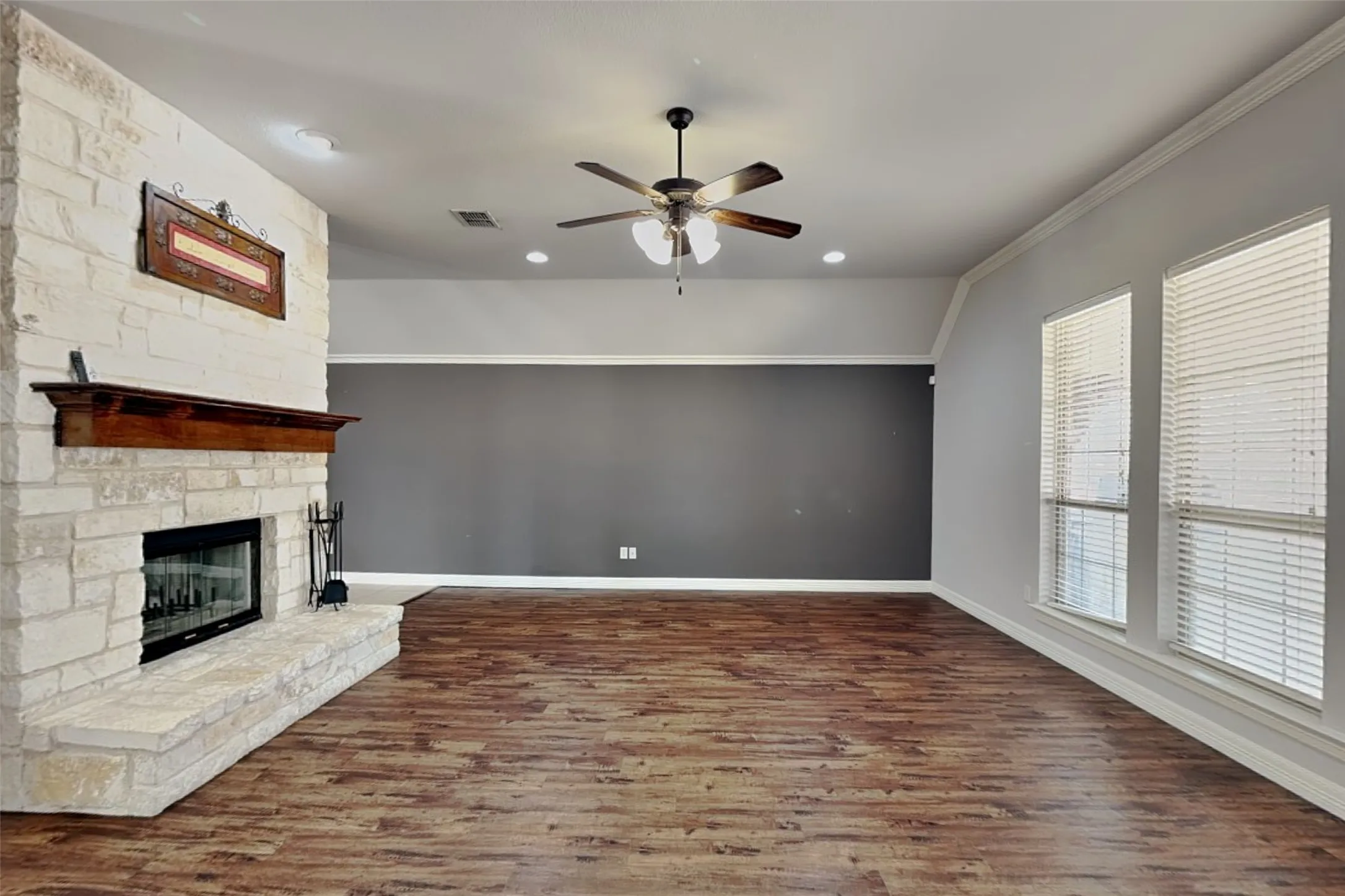 Single Family Residence For Rent in Parker County , 601 Green Pointe Drive, Hudson Oaks, Texas 76087, 4 Bedroom, 2 Bathroom, 2 Garage spaces, 2,384 Sqft, built in 2008, mls#21386979, Real Estate Agent in Hudson Oaks, Homes For Rent in Parker county, Homes For Rent in Hudson Oaks, Realtor in Hudson Oaks Texas, Real Estate Brokerage Independent Realty Texas, Luminita Cordes Realtor