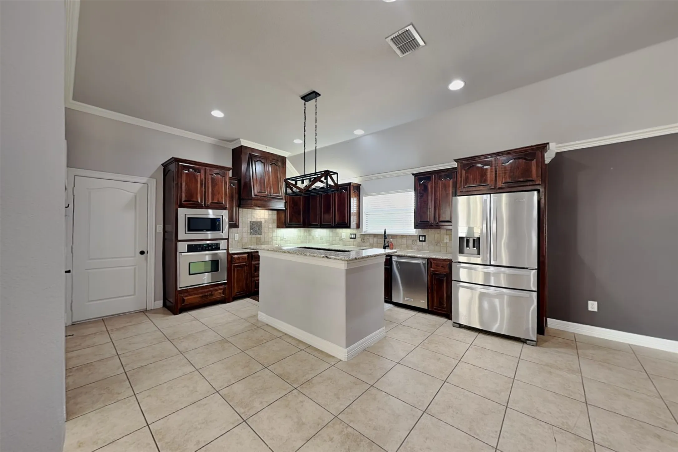Single Family Residence For Rent in Parker County , 601 Green Pointe Drive, Hudson Oaks, Texas 76087, 4 Bedroom, 2 Bathroom, 2 Garage spaces, 2,384 Sqft, built in 2008, mls#21386979, Real Estate Agent in Hudson Oaks, Homes For Rent in Parker county, Homes For Rent in Hudson Oaks, Realtor in Hudson Oaks Texas, Real Estate Brokerage Independent Realty Texas, Luminita Cordes Realtor