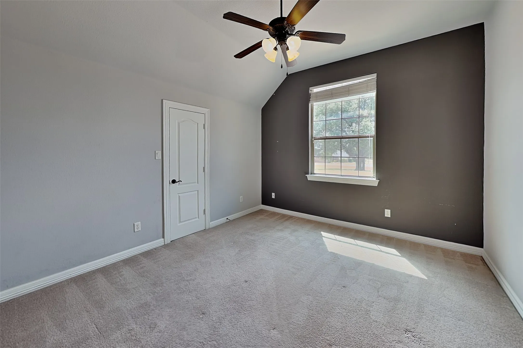 Single Family Residence For Rent in Parker County , 601 Green Pointe Drive, Hudson Oaks, Texas 76087, 4 Bedroom, 2 Bathroom, 2 Garage spaces, 2,384 Sqft, built in 2008, mls#21386979, Real Estate Agent in Hudson Oaks, Homes For Rent in Parker county, Homes For Rent in Hudson Oaks, Realtor in Hudson Oaks Texas, Real Estate Brokerage Independent Realty Texas, Luminita Cordes Realtor