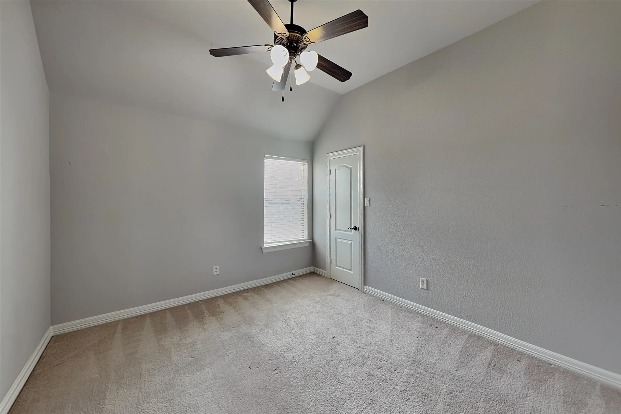 Single Family Residence For Rent in Parker County , 601 Green Pointe Drive, Hudson Oaks, Texas 76087, 4 Bedroom, 2 Bathroom, 2 Garage spaces, 2,384 Sqft, built in 2008, mls#21386979, Real Estate Agent in Hudson Oaks, Homes For Rent in Parker county, Homes For Rent in Hudson Oaks, Realtor in Hudson Oaks Texas, Real Estate Brokerage Independent Realty Texas, Luminita Cordes Realtor