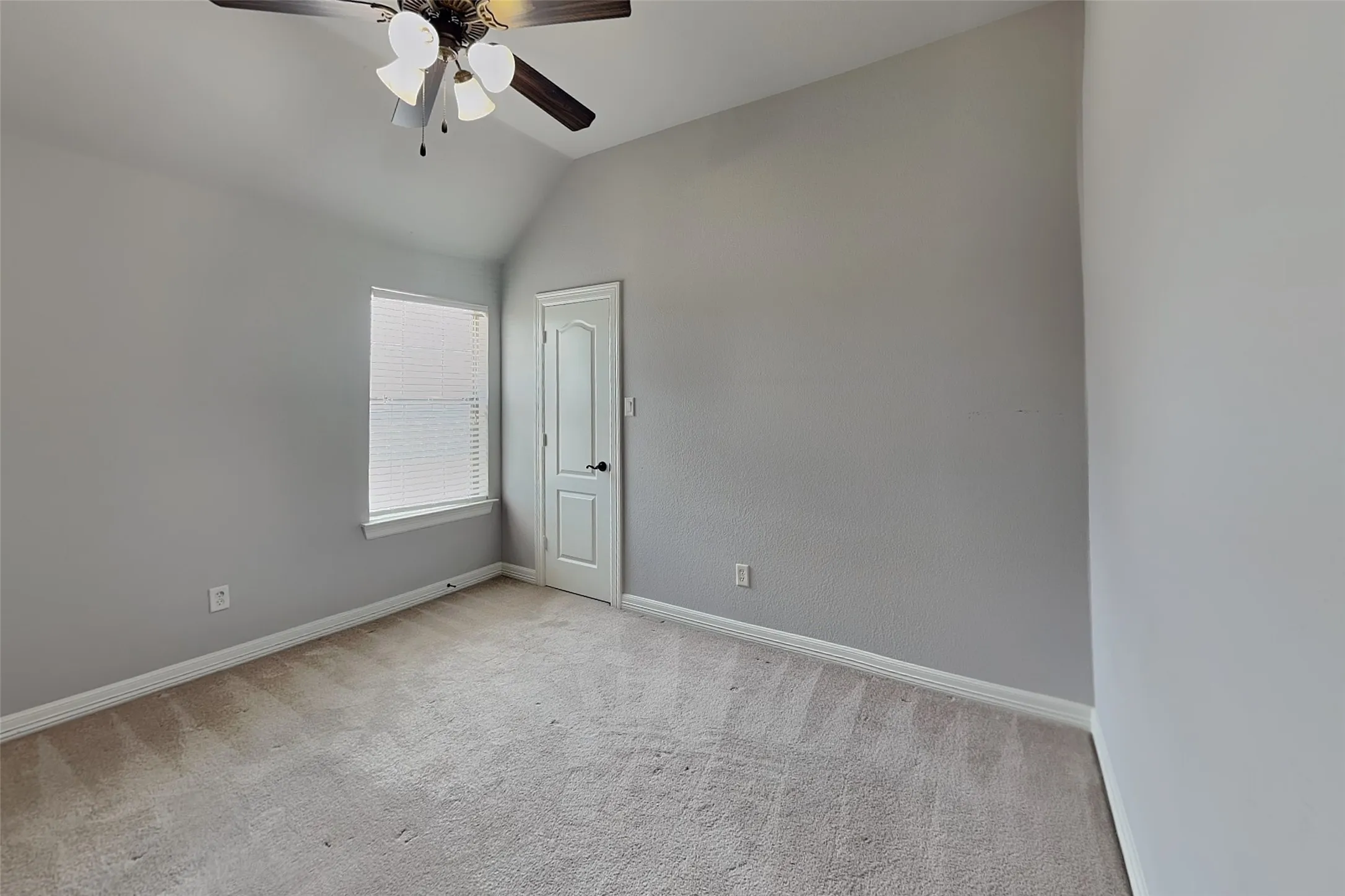 Single Family Residence For Rent in Parker County , 601 Green Pointe Drive, Hudson Oaks, Texas 76087, 4 Bedroom, 2 Bathroom, 2 Garage spaces, 2,384 Sqft, built in 2008, mls#21386979, Real Estate Agent in Hudson Oaks, Homes For Rent in Parker county, Homes For Rent in Hudson Oaks, Realtor in Hudson Oaks Texas, Real Estate Brokerage Independent Realty Texas, Luminita Cordes Realtor