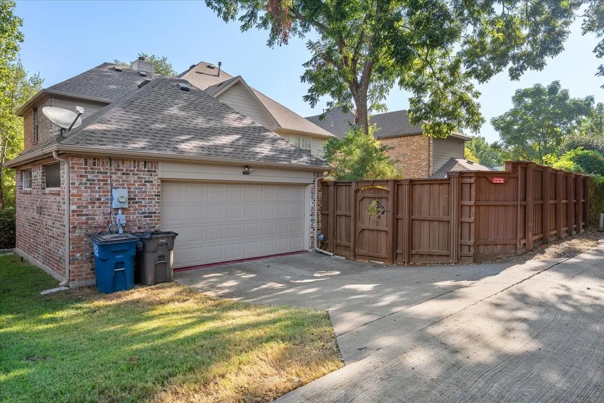 Single Family Residence For Sale in Collin County , 1405 Rollins Drive, Allen, Texas 75013, 4 Bedroom, 4 Bathroom, 2 Garage spaces, 3,557 Sqft, built in 1997, mls#21388016, Real Estate Agent in Allen, Homes For Sale in Collin county, Homes For Sale in Allen, Realtor in Allen Texas, Real Estate Brokerage Independent Realty Texas, Luminita Cordes Realtor