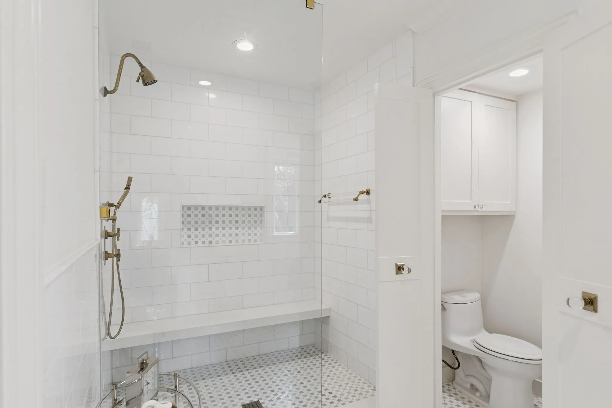 Single Family Residence For Sale in Dallas County , 4336 Edmondson Avenue, Highland Park, Texas 75205, 4 Bedroom, 5 Bathroom, 2 Garage spaces, 3,926 Sqft, built in 1926, mls#21385904, Real Estate Agent in Highland Park, Homes For Sale in Dallas county, Homes For Sale in Highland Park, Realtor in Highland Park Texas, Real Estate Brokerage Independent Realty Texas, Luminita Cordes Realtor
