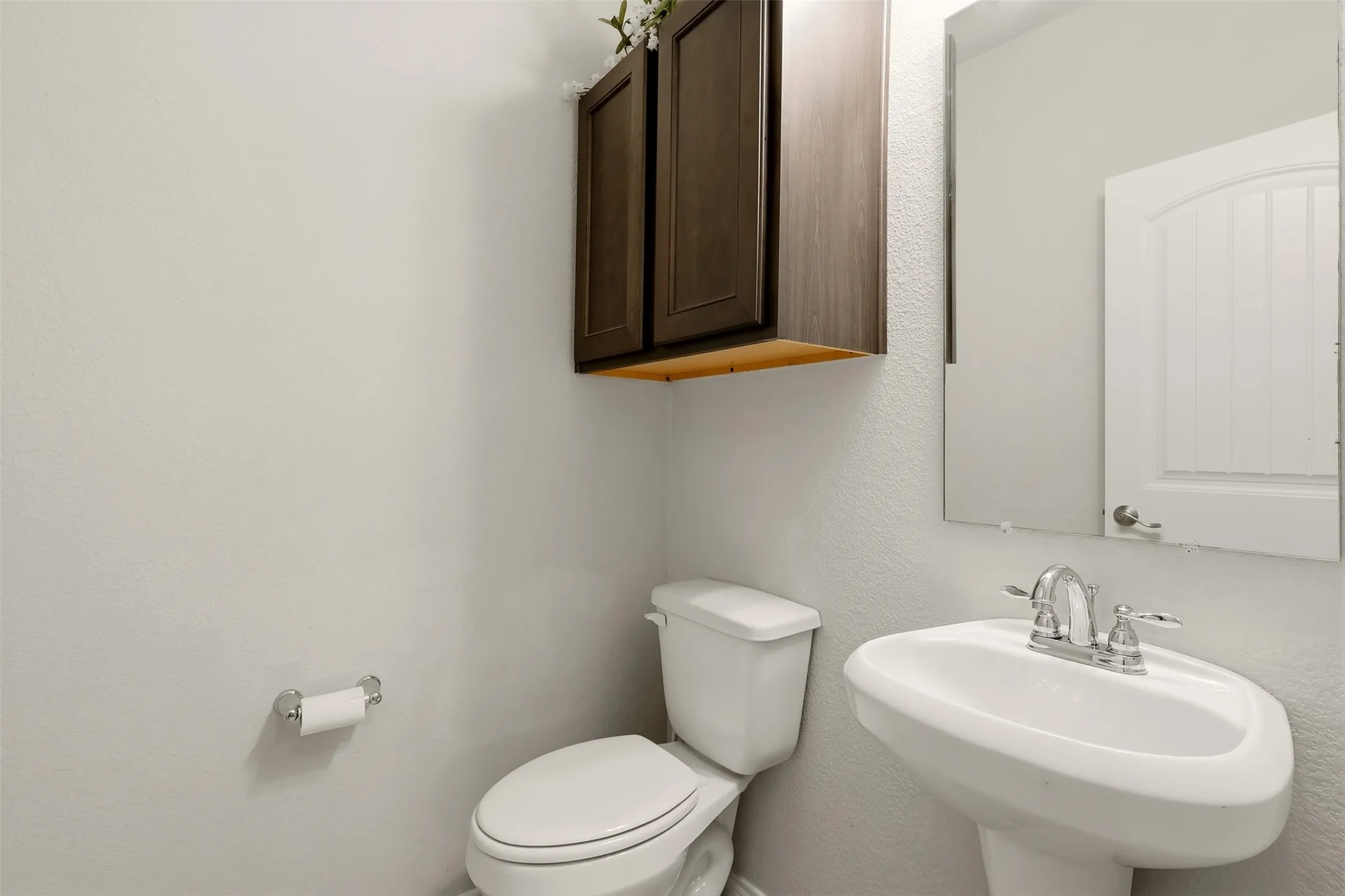 Single Family Residence For Sale in Denton County , 1516 Ellis Lane, Aubrey, Texas 76227, 4 Bedroom, 3 Bathroom, 2 Garage spaces, 2,112 Sqft, built in 2018, mls#21385937, Real Estate Agent in Aubrey, Homes For Sale in Denton county, Homes For Sale in Aubrey, Realtor in Aubrey Texas, Real Estate Brokerage Independent Realty Texas, Luminita Cordes Realtor