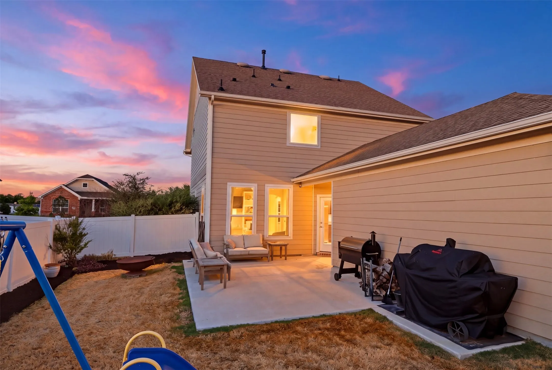 Single Family Residence For Sale in Denton County , 1516 Ellis Lane, Aubrey, Texas 76227, 4 Bedroom, 3 Bathroom, 2 Garage spaces, 2,112 Sqft, built in 2018, mls#21385937, Real Estate Agent in Aubrey, Homes For Sale in Denton county, Homes For Sale in Aubrey, Realtor in Aubrey Texas, Real Estate Brokerage Independent Realty Texas, Luminita Cordes Realtor