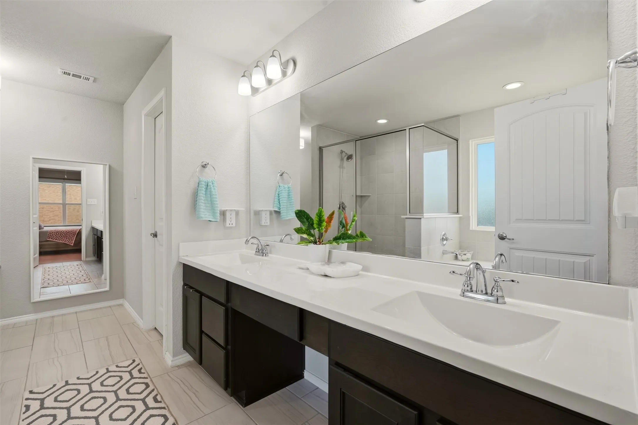 Single Family Residence For Sale in Denton County , 1516 Ellis Lane, Aubrey, Texas 76227, 4 Bedroom, 3 Bathroom, 2 Garage spaces, 2,112 Sqft, built in 2018, mls#21385937, Real Estate Agent in Aubrey, Homes For Sale in Denton county, Homes For Sale in Aubrey, Realtor in Aubrey Texas, Real Estate Brokerage Independent Realty Texas, Luminita Cordes Realtor