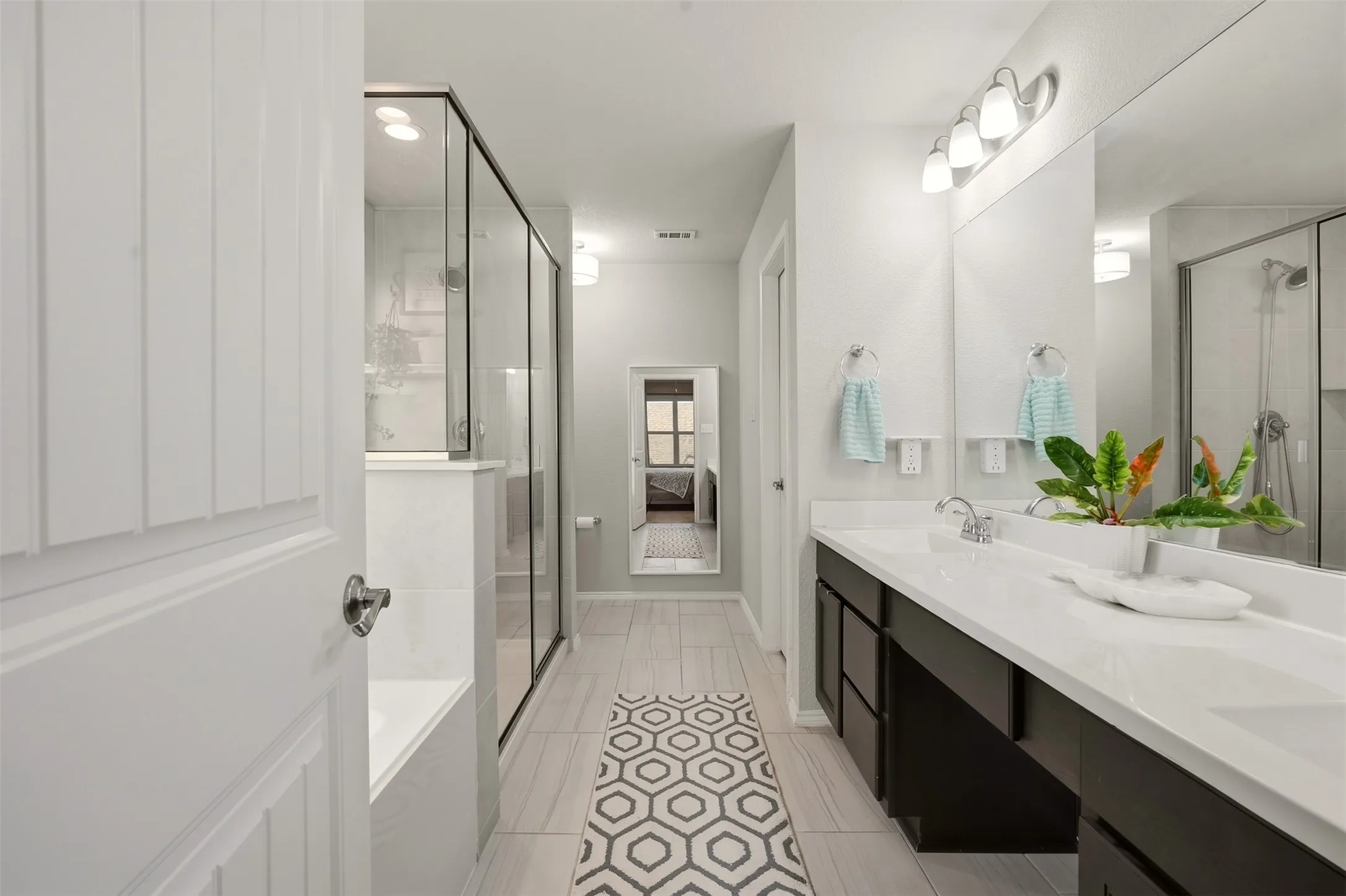 Single Family Residence For Sale in Denton County , 1516 Ellis Lane, Aubrey, Texas 76227, 4 Bedroom, 3 Bathroom, 2 Garage spaces, 2,112 Sqft, built in 2018, mls#21385937, Real Estate Agent in Aubrey, Homes For Sale in Denton county, Homes For Sale in Aubrey, Realtor in Aubrey Texas, Real Estate Brokerage Independent Realty Texas, Luminita Cordes Realtor