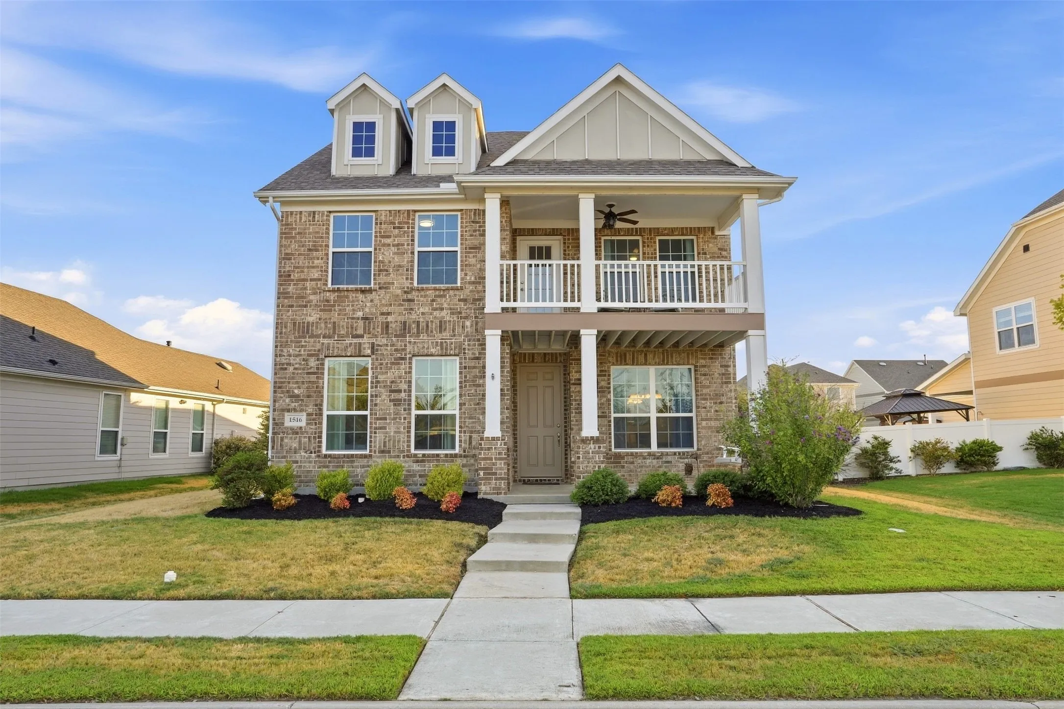 Single Family Residence For Sale in Denton County , 1516 Ellis Lane, Aubrey, Texas 76227, 4 Bedroom, 3 Bathroom, 2 Garage spaces, 2,112 Sqft, built in 2018, mls#21385937, Real Estate Agent in Aubrey, Homes For Sale in Denton county, Homes For Sale in Aubrey, Realtor in Aubrey Texas, Real Estate Brokerage Independent Realty Texas, Luminita Cordes Realtor