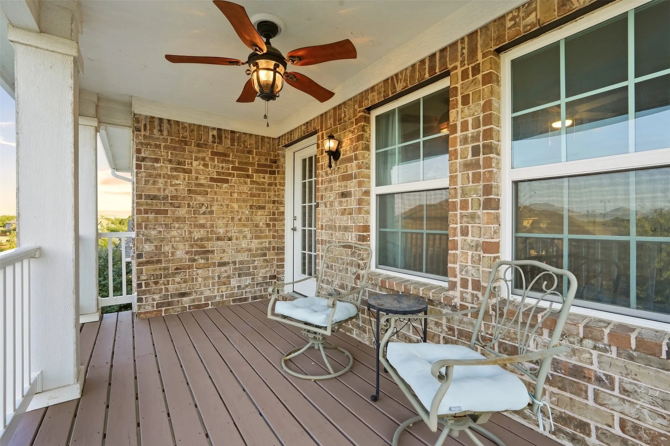 Single Family Residence For Sale in Denton County , 1516 Ellis Lane, Aubrey, Texas 76227, 4 Bedroom, 3 Bathroom, 2 Garage spaces, 2,112 Sqft, built in 2018, mls#21385937, Real Estate Agent in Aubrey, Homes For Sale in Denton county, Homes For Sale in Aubrey, Realtor in Aubrey Texas, Real Estate Brokerage Independent Realty Texas, Luminita Cordes Realtor