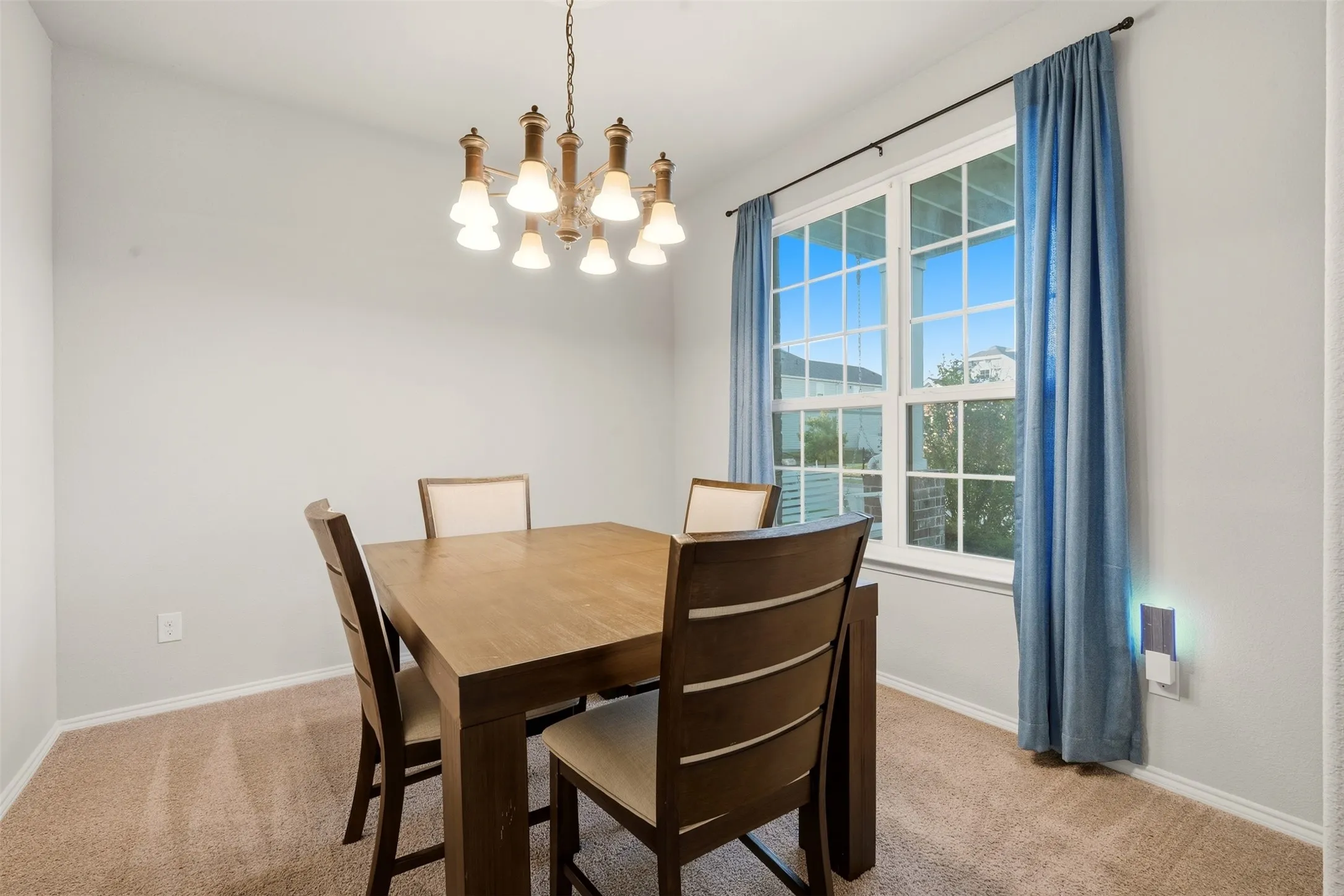 Single Family Residence For Sale in Denton County , 1516 Ellis Lane, Aubrey, Texas 76227, 4 Bedroom, 3 Bathroom, 2 Garage spaces, 2,112 Sqft, built in 2018, mls#21385937, Real Estate Agent in Aubrey, Homes For Sale in Denton county, Homes For Sale in Aubrey, Realtor in Aubrey Texas, Real Estate Brokerage Independent Realty Texas, Luminita Cordes Realtor