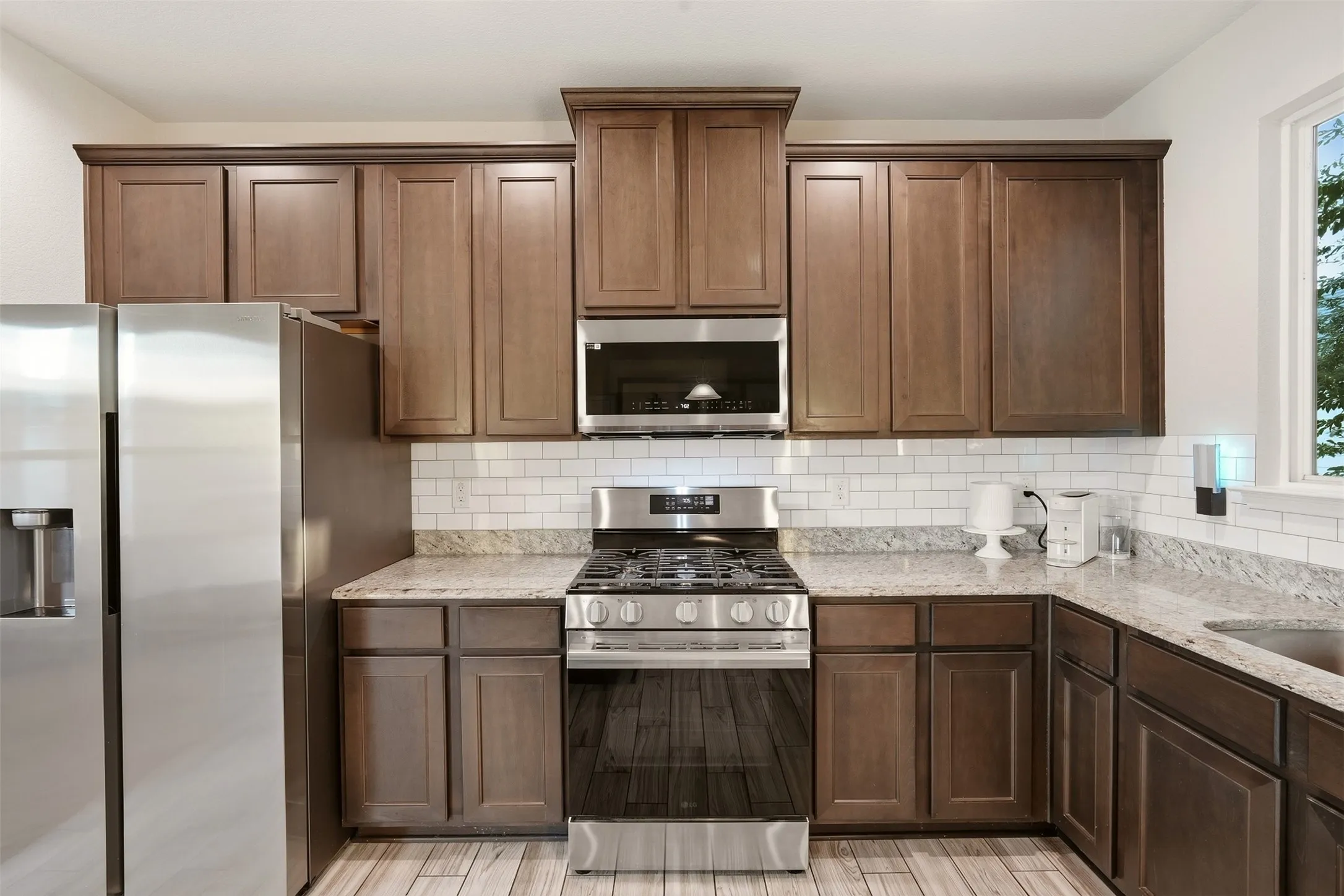 Single Family Residence For Sale in Denton County , 1516 Ellis Lane, Aubrey, Texas 76227, 4 Bedroom, 3 Bathroom, 2 Garage spaces, 2,112 Sqft, built in 2018, mls#21385937, Real Estate Agent in Aubrey, Homes For Sale in Denton county, Homes For Sale in Aubrey, Realtor in Aubrey Texas, Real Estate Brokerage Independent Realty Texas, Luminita Cordes Realtor