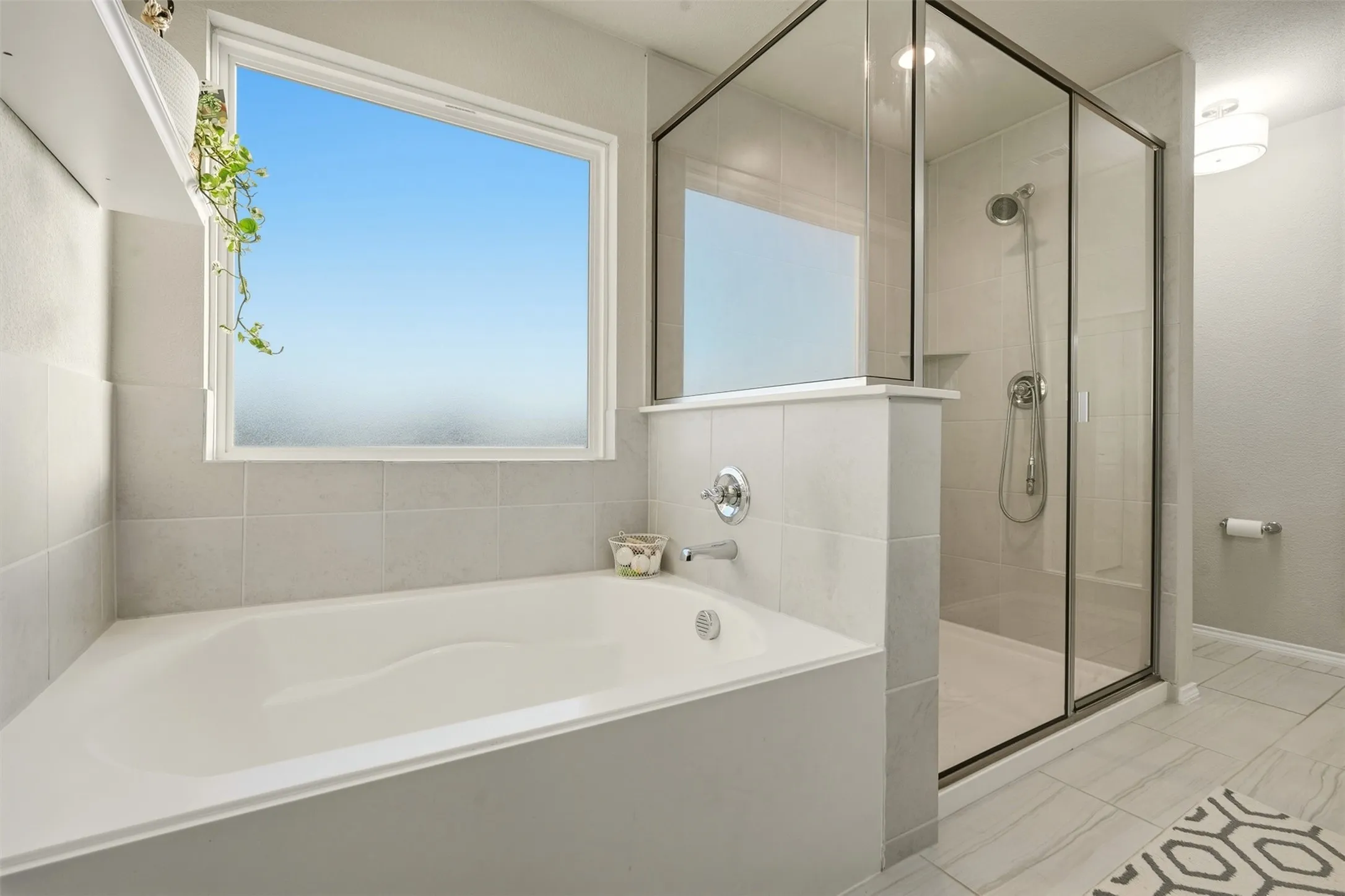Single Family Residence For Sale in Denton County , 1516 Ellis Lane, Aubrey, Texas 76227, 4 Bedroom, 3 Bathroom, 2 Garage spaces, 2,112 Sqft, built in 2018, mls#21385937, Real Estate Agent in Aubrey, Homes For Sale in Denton county, Homes For Sale in Aubrey, Realtor in Aubrey Texas, Real Estate Brokerage Independent Realty Texas, Luminita Cordes Realtor