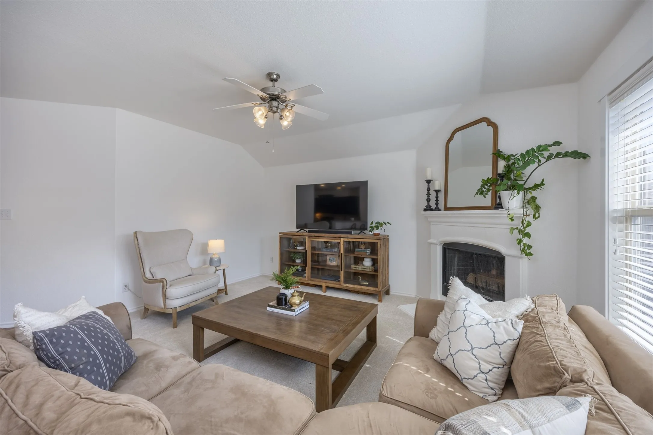 Single Family Residence For Sale in Collin County , 2536 Shooting Star Drive, Mc Kinney, Texas 75071, 3 Bedroom, 2 Bathroom, 2 Garage spaces, 1,873 Sqft, built in 2010, mls#21378800, Real Estate Agent in Mc Kinney, Homes For Sale in Collin county, Homes For Sale in Mc Kinney, Realtor in Mc Kinney Texas, Real Estate Brokerage Independent Realty Texas, Luminita Cordes Realtor