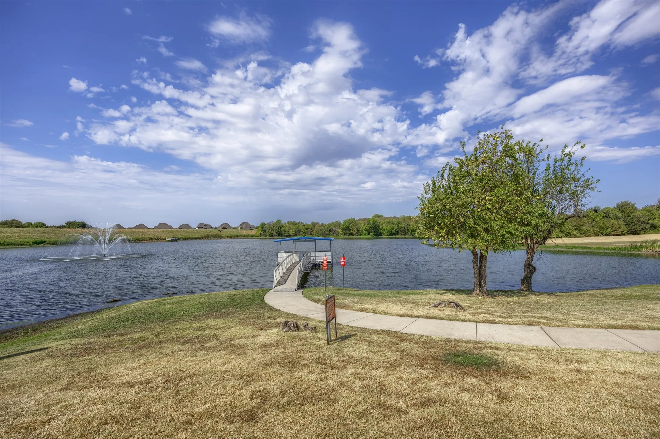 Single Family Residence For Sale in Collin County , 2536 Shooting Star Drive, Mc Kinney, Texas 75071, 3 Bedroom, 2 Bathroom, 2 Garage spaces, 1,873 Sqft, built in 2010, mls#21378800, Real Estate Agent in Mc Kinney, Homes For Sale in Collin county, Homes For Sale in Mc Kinney, Realtor in Mc Kinney Texas, Real Estate Brokerage Independent Realty Texas, Luminita Cordes Realtor