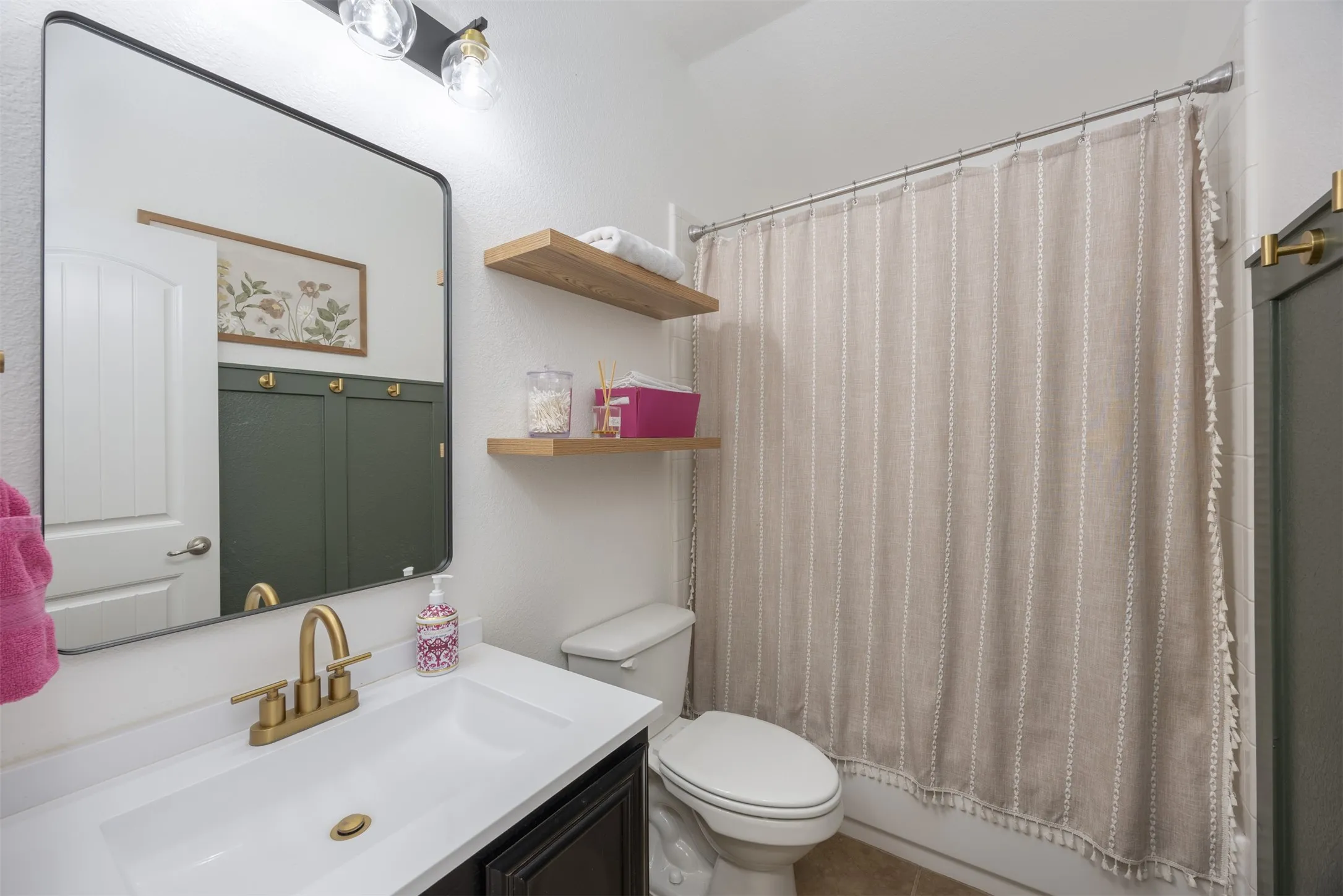Single Family Residence For Sale in Collin County , 2536 Shooting Star Drive, Mc Kinney, Texas 75071, 3 Bedroom, 2 Bathroom, 2 Garage spaces, 1,873 Sqft, built in 2010, mls#21378800, Real Estate Agent in Mc Kinney, Homes For Sale in Collin county, Homes For Sale in Mc Kinney, Realtor in Mc Kinney Texas, Real Estate Brokerage Independent Realty Texas, Luminita Cordes Realtor