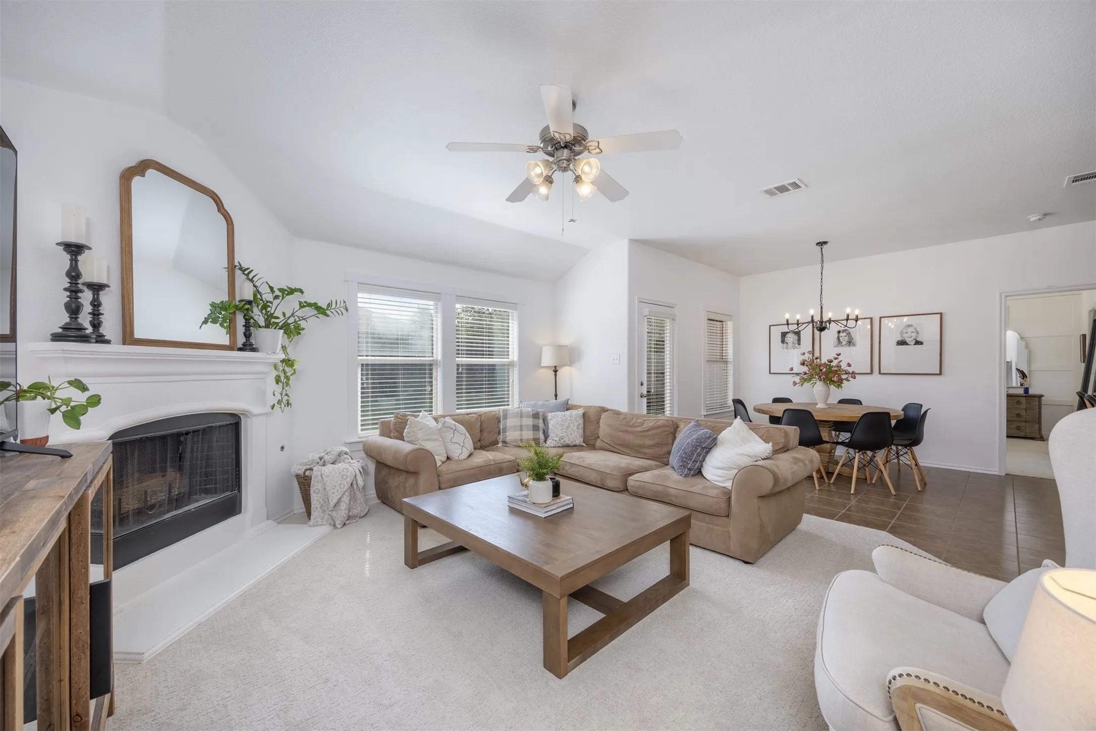 Single Family Residence For Sale in Collin County , 2536 Shooting Star Drive, Mc Kinney, Texas 75071, 3 Bedroom, 2 Bathroom, 2 Garage spaces, 1,873 Sqft, built in 2010, mls#21378800, Real Estate Agent in Mc Kinney, Homes For Sale in Collin county, Homes For Sale in Mc Kinney, Realtor in Mc Kinney Texas, Real Estate Brokerage Independent Realty Texas, Luminita Cordes Realtor