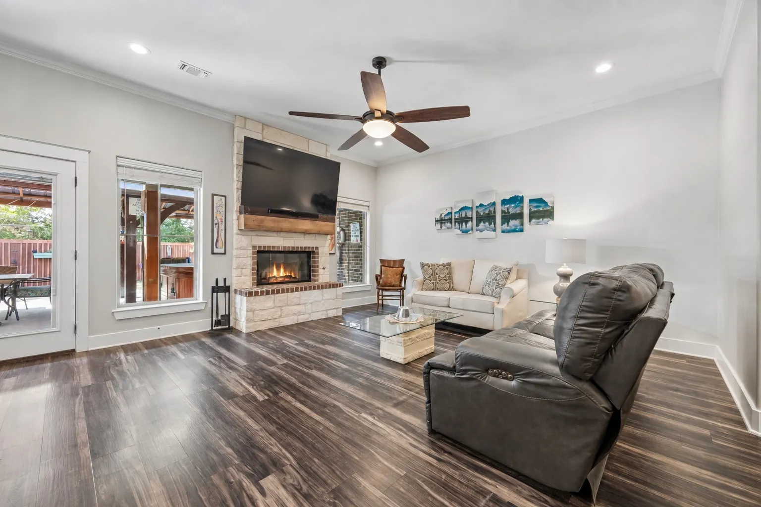 Single Family Residence For Sale in Grayson County , 101 Prairie Meadow Lane, Pottsboro, Texas 75076, 4 Bedroom, 2 Bathroom, 2 Garage spaces, 2,011 Sqft, built in 2019, mls#21385974, Real Estate Agent in Pottsboro, Homes For Sale in Grayson county, Homes For Sale in Pottsboro, Realtor in Pottsboro Texas, Real Estate Brokerage Independent Realty Texas, Luminita Cordes Realtor