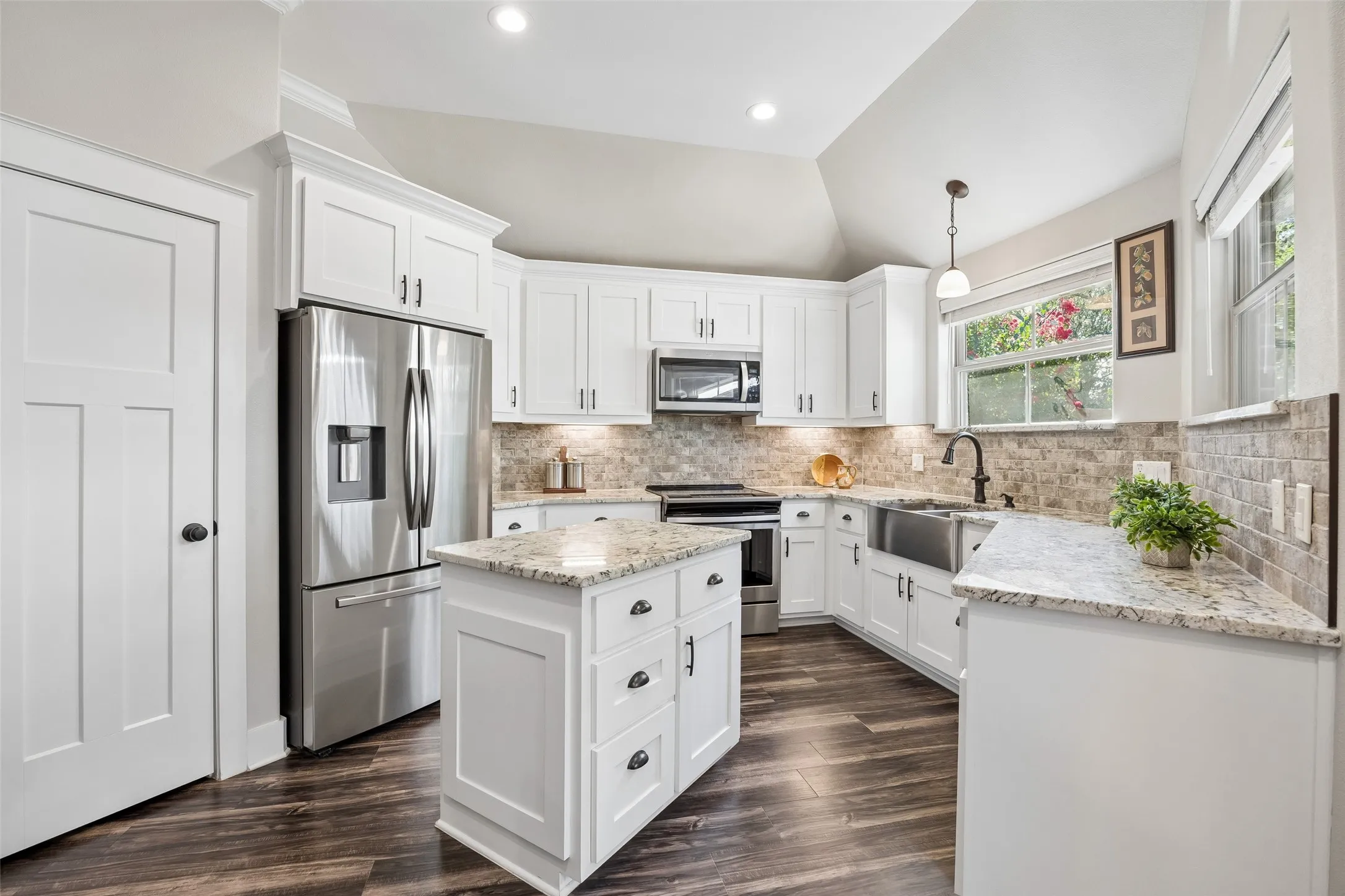 Single Family Residence For Sale in Grayson County , 101 Prairie Meadow Lane, Pottsboro, Texas 75076, 4 Bedroom, 2 Bathroom, 2 Garage spaces, 2,011 Sqft, built in 2019, mls#21385974, Real Estate Agent in Pottsboro, Homes For Sale in Grayson county, Homes For Sale in Pottsboro, Realtor in Pottsboro Texas, Real Estate Brokerage Independent Realty Texas, Luminita Cordes Realtor
