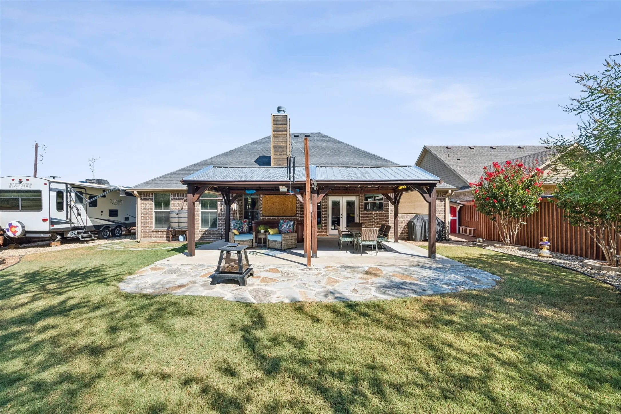 Single Family Residence For Sale in Grayson County , 101 Prairie Meadow Lane, Pottsboro, Texas 75076, 4 Bedroom, 2 Bathroom, 2 Garage spaces, 2,011 Sqft, built in 2019, mls#21385974, Real Estate Agent in Pottsboro, Homes For Sale in Grayson county, Homes For Sale in Pottsboro, Realtor in Pottsboro Texas, Real Estate Brokerage Independent Realty Texas, Luminita Cordes Realtor