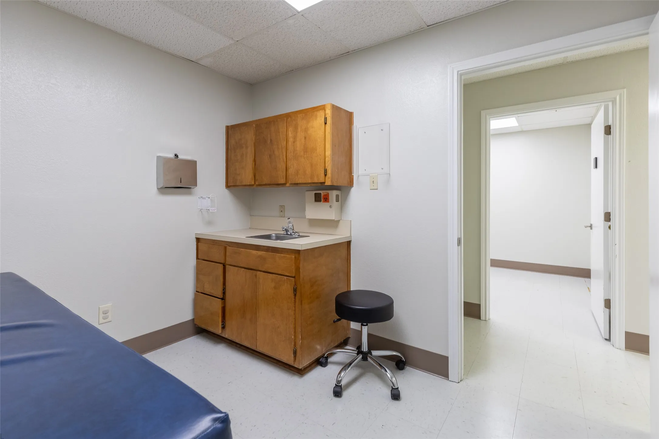 Office For Rent in Taylor County , 4009 Ridgemont Drive, Abilene, Texas 79606, 0, 0, Garage spaces, 0 Sqft, built in 1984, mls#21387161, Real Estate Agent in Abilene, Homes For Rent in Taylor county, Homes For Rent in Abilene, Realtor in Abilene Texas, Real Estate Brokerage Independent Realty Texas, Luminita Cordes Realtor