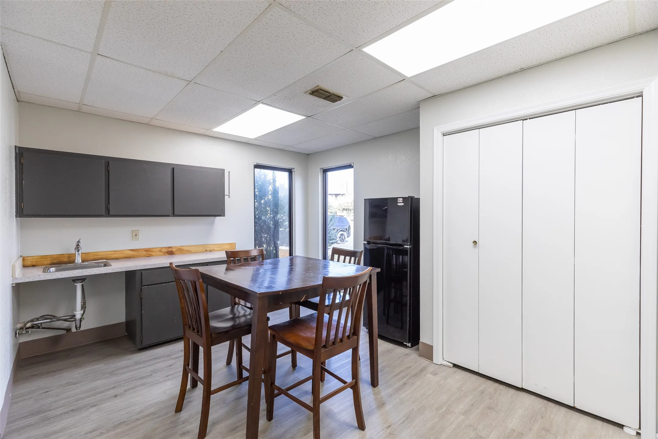 Office For Rent in Taylor County , 4009 Ridgemont Drive, Abilene, Texas 79606, 0, 0, Garage spaces, 0 Sqft, built in 1984, mls#21387161, Real Estate Agent in Abilene, Homes For Rent in Taylor county, Homes For Rent in Abilene, Realtor in Abilene Texas, Real Estate Brokerage Independent Realty Texas, Luminita Cordes Realtor