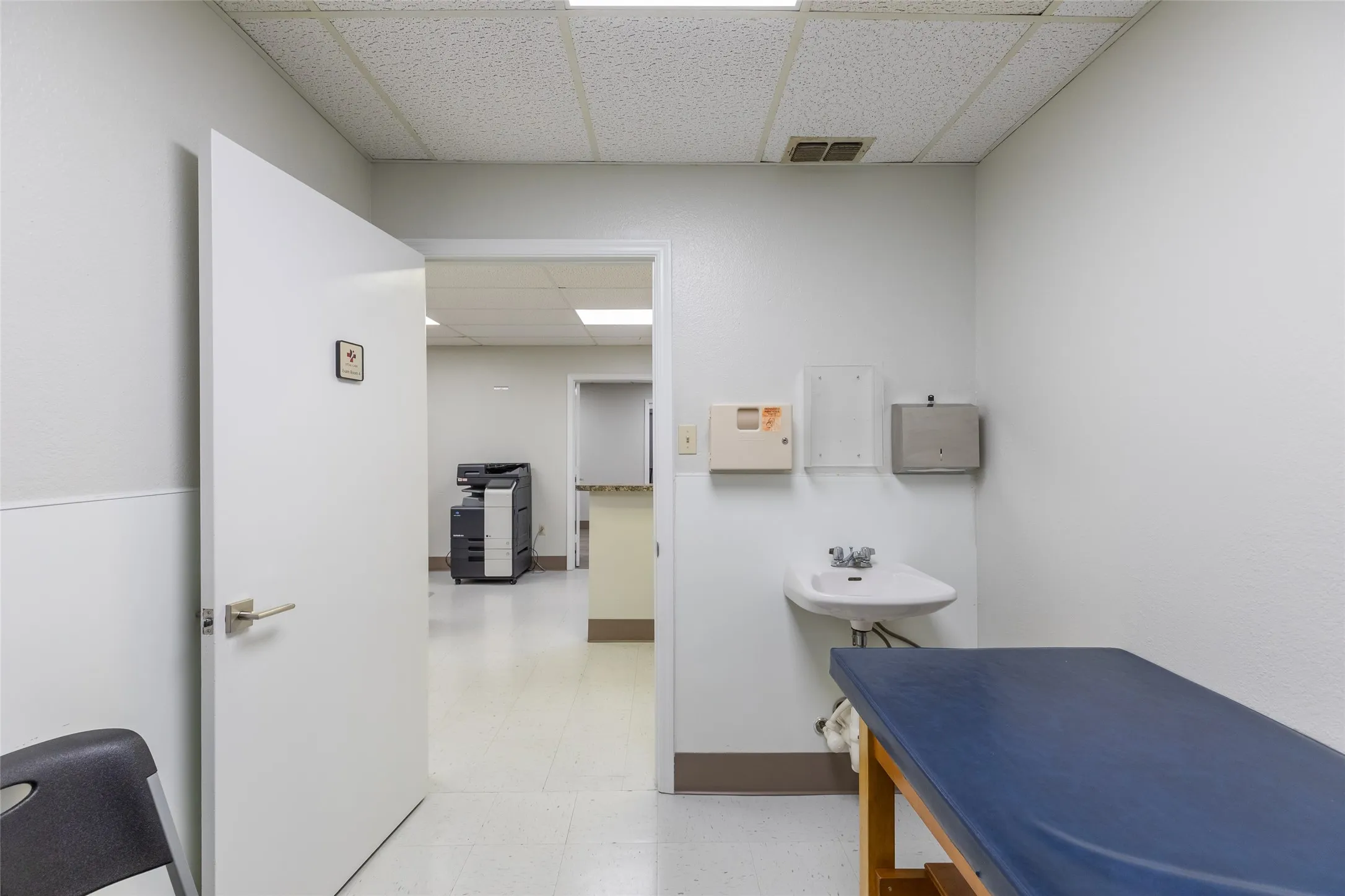 Office For Rent in Taylor County , 4009 Ridgemont Drive, Abilene, Texas 79606, 0, 0, Garage spaces, 0 Sqft, built in 1984, mls#21387161, Real Estate Agent in Abilene, Homes For Rent in Taylor county, Homes For Rent in Abilene, Realtor in Abilene Texas, Real Estate Brokerage Independent Realty Texas, Luminita Cordes Realtor