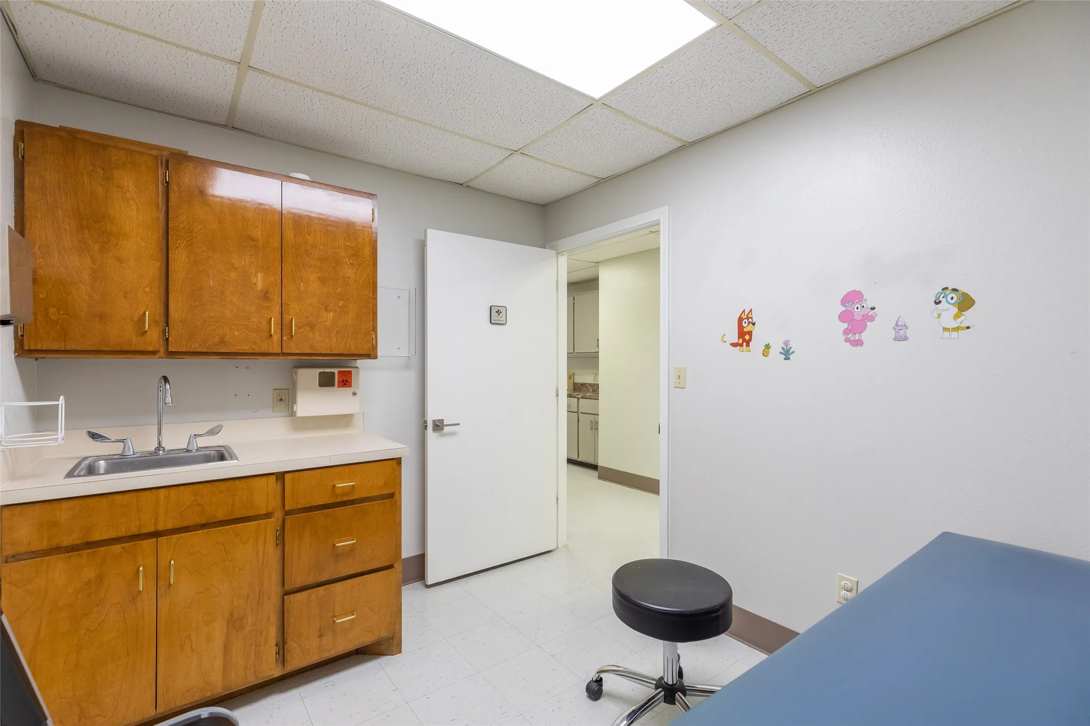 Office For Rent in Taylor County , 4009 Ridgemont Drive, Abilene, Texas 79606, 0, 0, Garage spaces, 0 Sqft, built in 1984, mls#21387161, Real Estate Agent in Abilene, Homes For Rent in Taylor county, Homes For Rent in Abilene, Realtor in Abilene Texas, Real Estate Brokerage Independent Realty Texas, Luminita Cordes Realtor