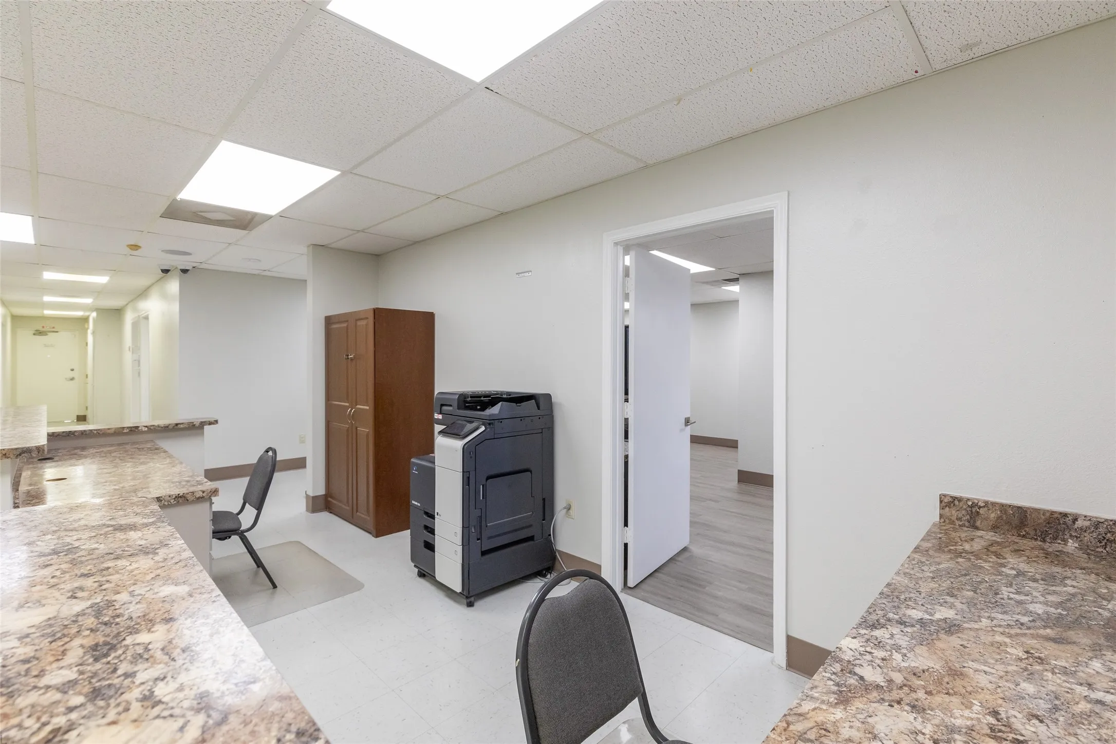 Office For Rent in Taylor County , 4009 Ridgemont Drive, Abilene, Texas 79606, 0, 0, Garage spaces, 0 Sqft, built in 1984, mls#21387161, Real Estate Agent in Abilene, Homes For Rent in Taylor county, Homes For Rent in Abilene, Realtor in Abilene Texas, Real Estate Brokerage Independent Realty Texas, Luminita Cordes Realtor