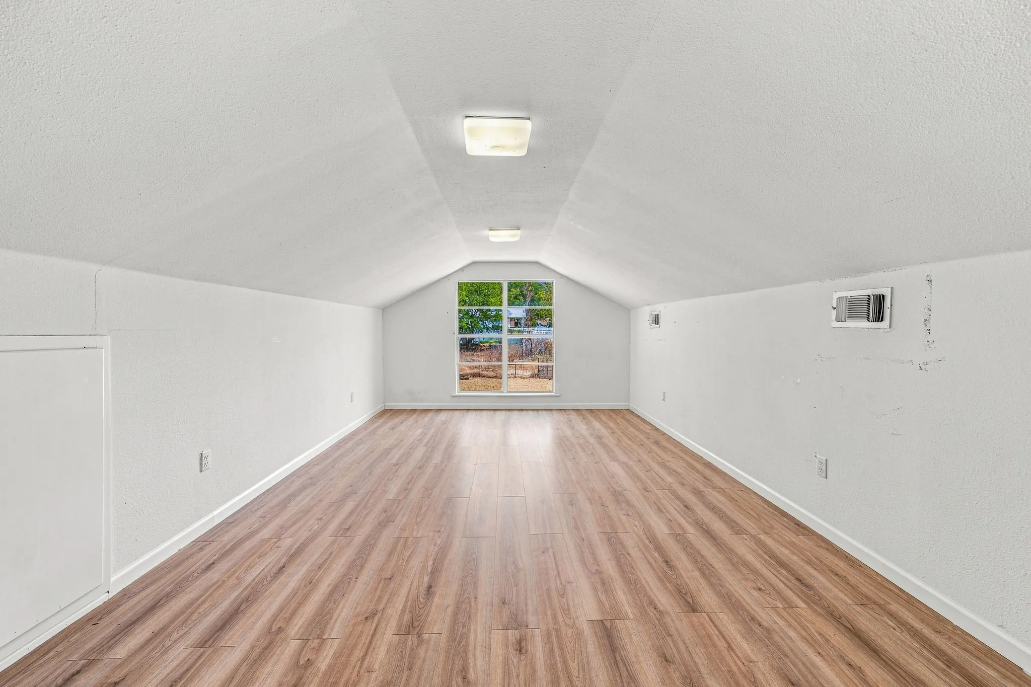 Single Family Residence For Rent in Somervell County , 2771 S Fm 200, Nemo, Texas 76070, 3 Bedroom, 2 Bathroom, 2 Garage spaces, 2,511 Sqft, built in 1969, mls#21388039, Real Estate Agent in Nemo, Homes For Rent in Somervell county, Homes For Rent in Nemo, Realtor in Nemo Texas, Real Estate Brokerage Independent Realty Texas, Luminita Cordes Realtor