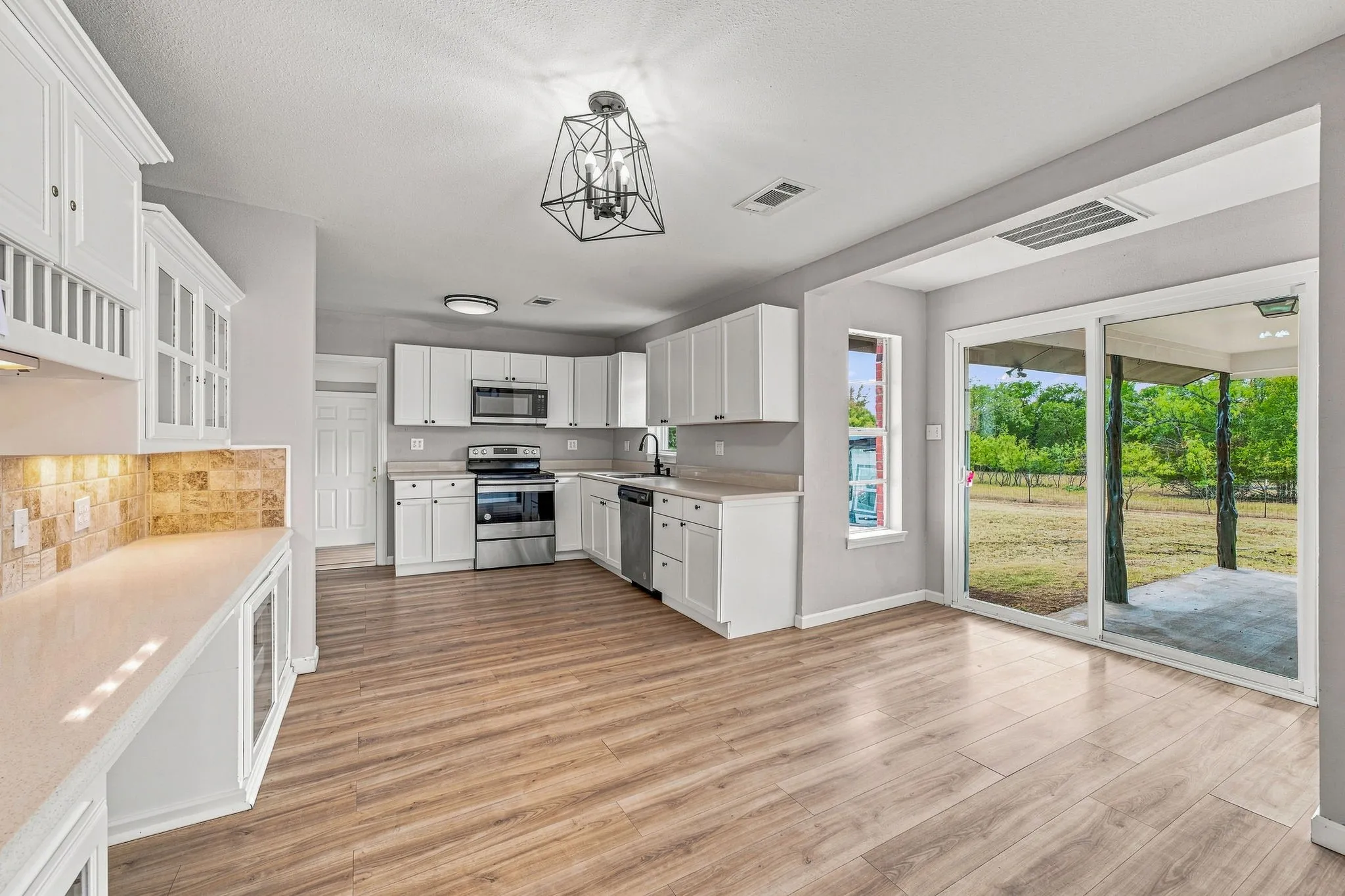 Single Family Residence For Rent in Somervell County , 2771 S Fm 200, Nemo, Texas 76070, 3 Bedroom, 2 Bathroom, 2 Garage spaces, 2,511 Sqft, built in 1969, mls#21388039, Real Estate Agent in Nemo, Homes For Rent in Somervell county, Homes For Rent in Nemo, Realtor in Nemo Texas, Real Estate Brokerage Independent Realty Texas, Luminita Cordes Realtor