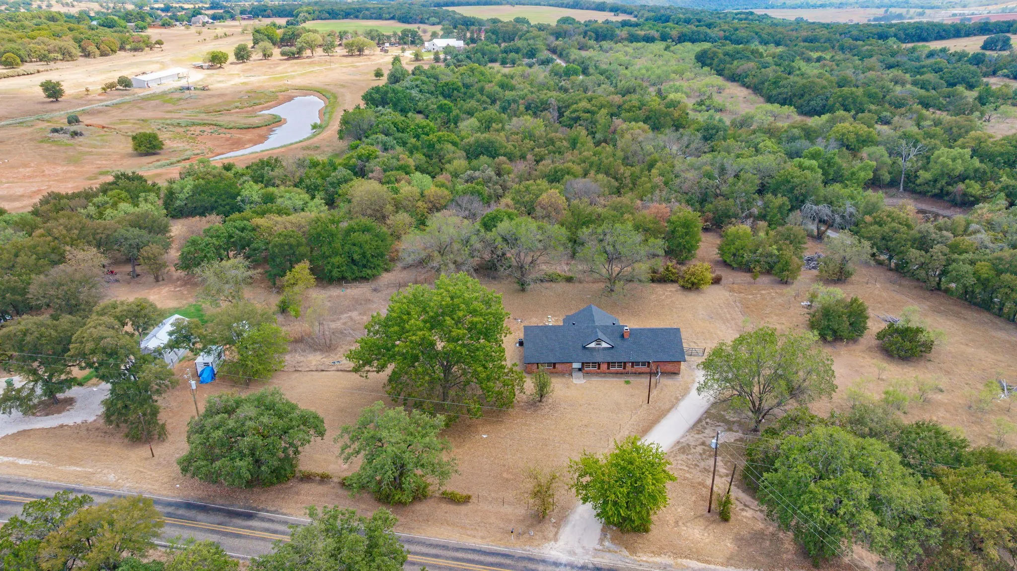 Single Family Residence For Rent in Somervell County , 2771 S Fm 200, Nemo, Texas 76070, 3 Bedroom, 2 Bathroom, 2 Garage spaces, 2,511 Sqft, built in 1969, mls#21388039, Real Estate Agent in Nemo, Homes For Rent in Somervell county, Homes For Rent in Nemo, Realtor in Nemo Texas, Real Estate Brokerage Independent Realty Texas, Luminita Cordes Realtor