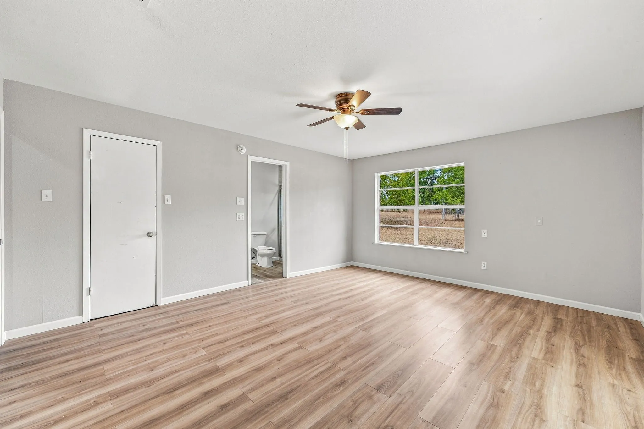 Single Family Residence For Rent in Somervell County , 2771 S Fm 200, Nemo, Texas 76070, 3 Bedroom, 2 Bathroom, 2 Garage spaces, 2,511 Sqft, built in 1969, mls#21388039, Real Estate Agent in Nemo, Homes For Rent in Somervell county, Homes For Rent in Nemo, Realtor in Nemo Texas, Real Estate Brokerage Independent Realty Texas, Luminita Cordes Realtor
