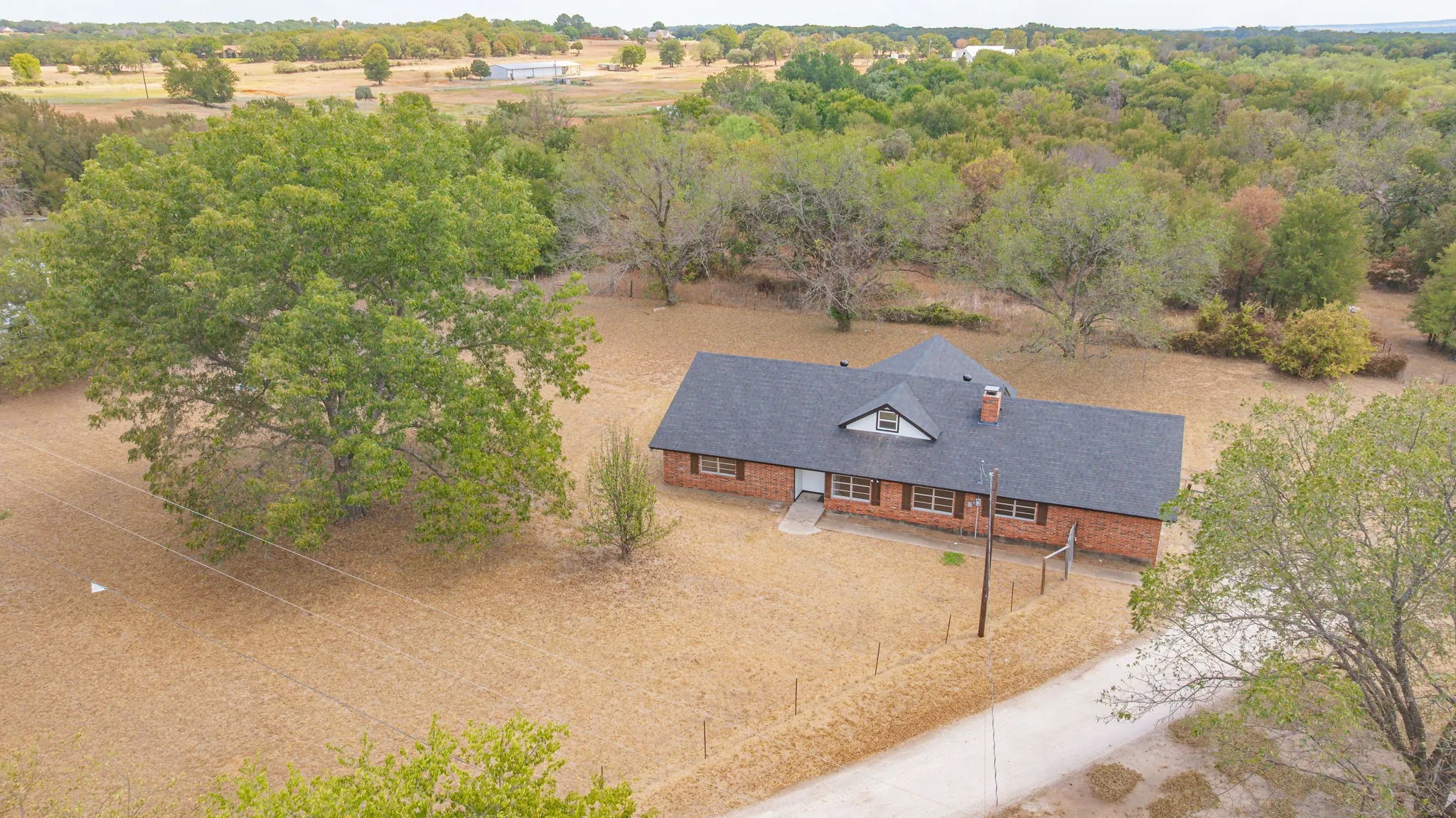 Single Family Residence For Rent in Somervell County , 2771 S Fm 200, Nemo, Texas 76070, 3 Bedroom, 2 Bathroom, 2 Garage spaces, 2,511 Sqft, built in 1969, mls#21388039, Real Estate Agent in Nemo, Homes For Rent in Somervell county, Homes For Rent in Nemo, Realtor in Nemo Texas, Real Estate Brokerage Independent Realty Texas, Luminita Cordes Realtor
