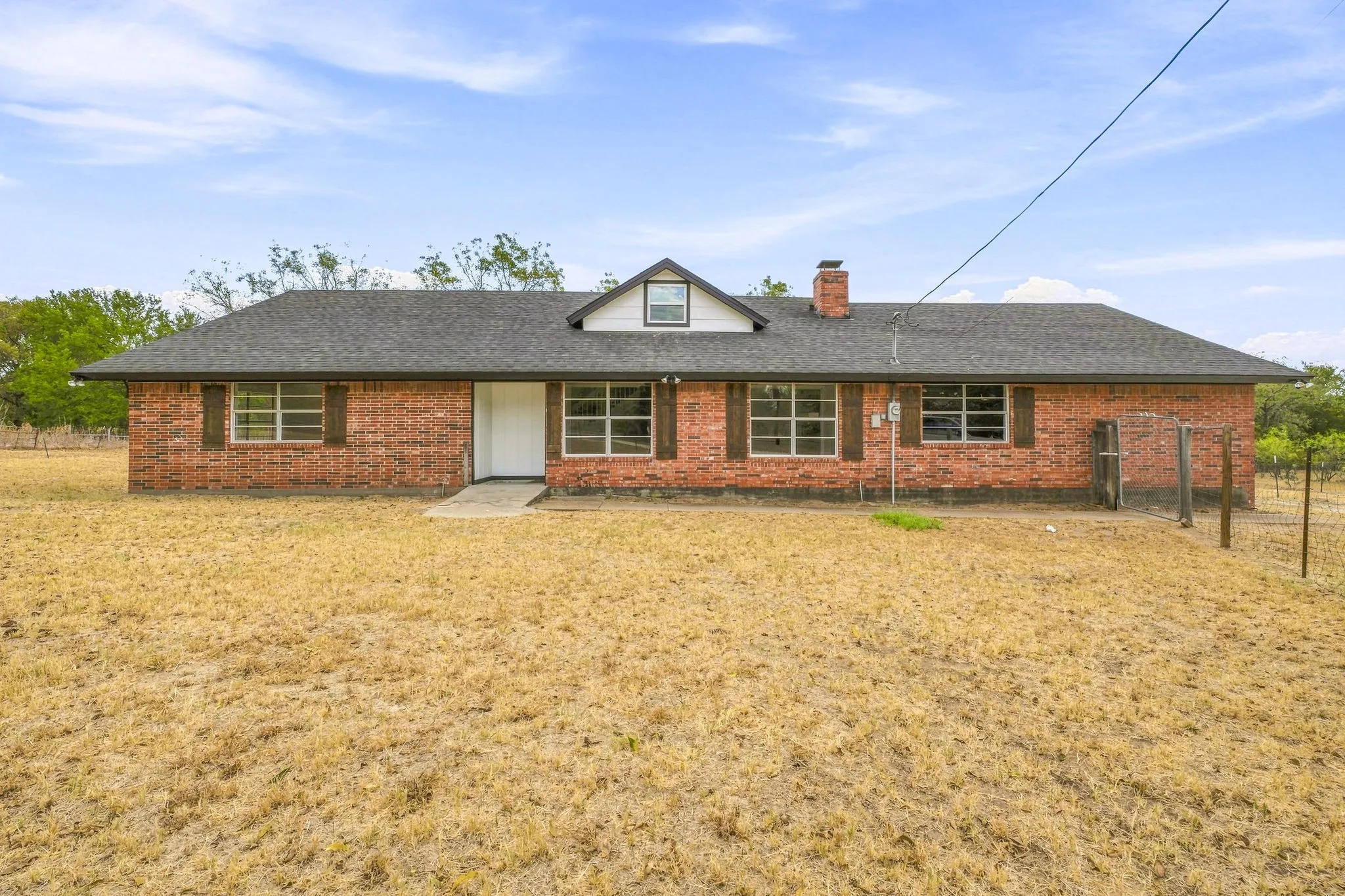 Single Family Residence For Rent in Somervell County , 2771 S Fm 200, Nemo, Texas 76070, 3 Bedroom, 2 Bathroom, 2 Garage spaces, 2,511 Sqft, built in 1969, mls#21388039, Real Estate Agent in Nemo, Homes For Rent in Somervell county, Homes For Rent in Nemo, Realtor in Nemo Texas, Real Estate Brokerage Independent Realty Texas, Luminita Cordes Realtor