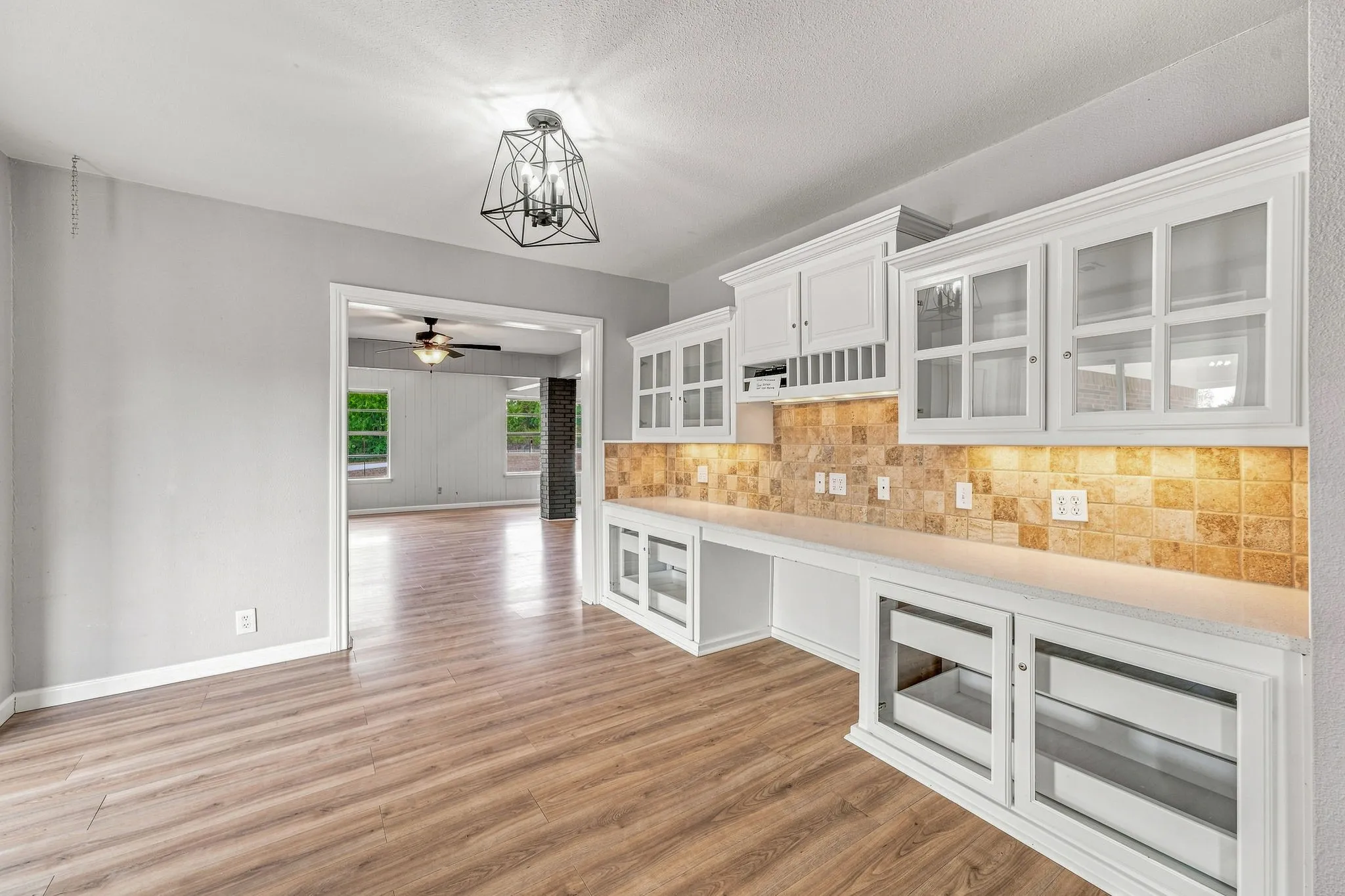 Single Family Residence For Rent in Somervell County , 2771 S Fm 200, Nemo, Texas 76070, 3 Bedroom, 2 Bathroom, 2 Garage spaces, 2,511 Sqft, built in 1969, mls#21388039, Real Estate Agent in Nemo, Homes For Rent in Somervell county, Homes For Rent in Nemo, Realtor in Nemo Texas, Real Estate Brokerage Independent Realty Texas, Luminita Cordes Realtor