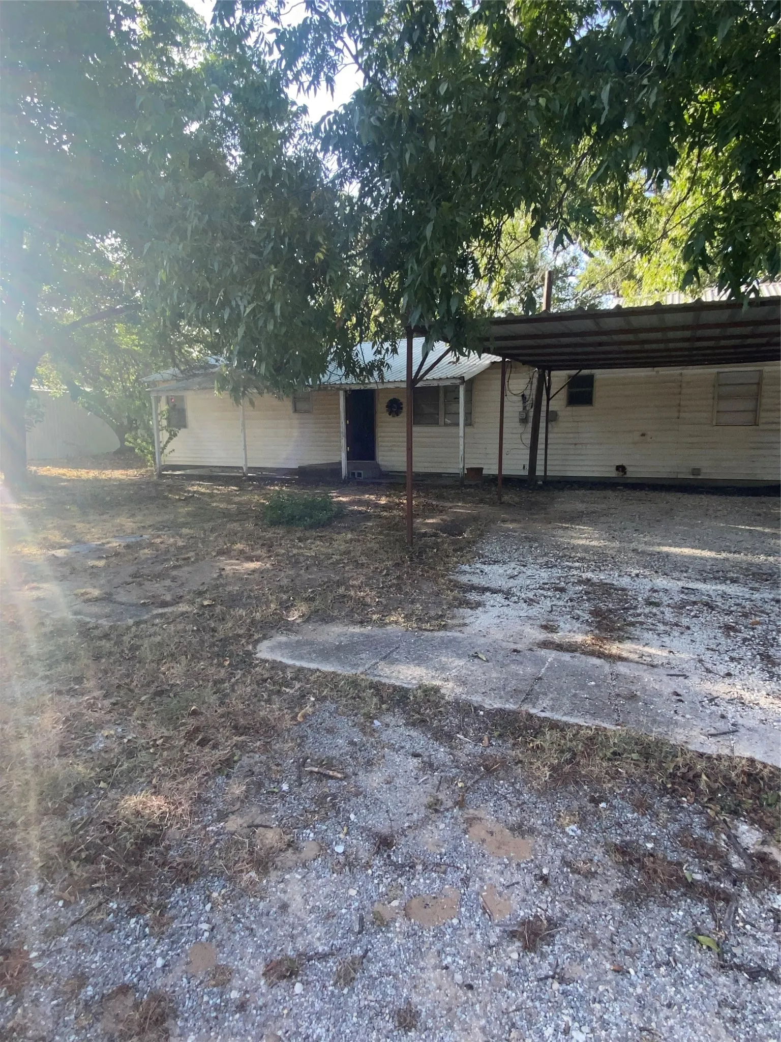 Single Family Residence For Sale in Callahan County , 600 2nd Street, Cross Plains, Texas 76443, 3 Bedroom, 2 Bathroom, Garage spaces, 2,424 Sqft, built in 1930, mls#21387992, Real Estate Agent in Cross Plains, Homes For Sale in Callahan county, Homes For Sale in Cross Plains, Realtor in Cross Plains Texas, Real Estate Brokerage Independent Realty Texas, Luminita Cordes Realtor