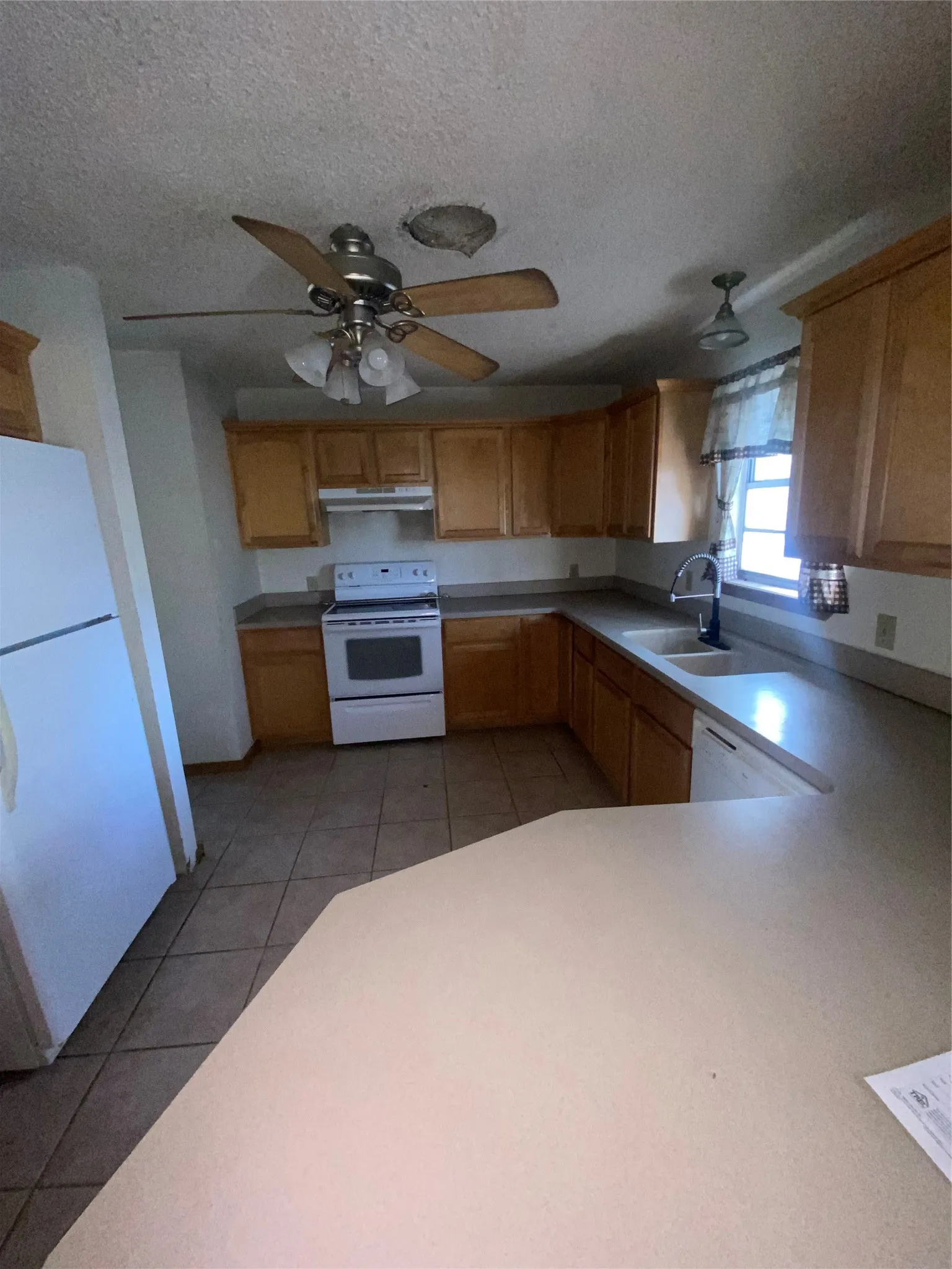 Single Family Residence For Sale in Callahan County , 600 2nd Street, Cross Plains, Texas 76443, 3 Bedroom, 2 Bathroom, Garage spaces, 2,424 Sqft, built in 1930, mls#21387992, Real Estate Agent in Cross Plains, Homes For Sale in Callahan county, Homes For Sale in Cross Plains, Realtor in Cross Plains Texas, Real Estate Brokerage Independent Realty Texas, Luminita Cordes Realtor