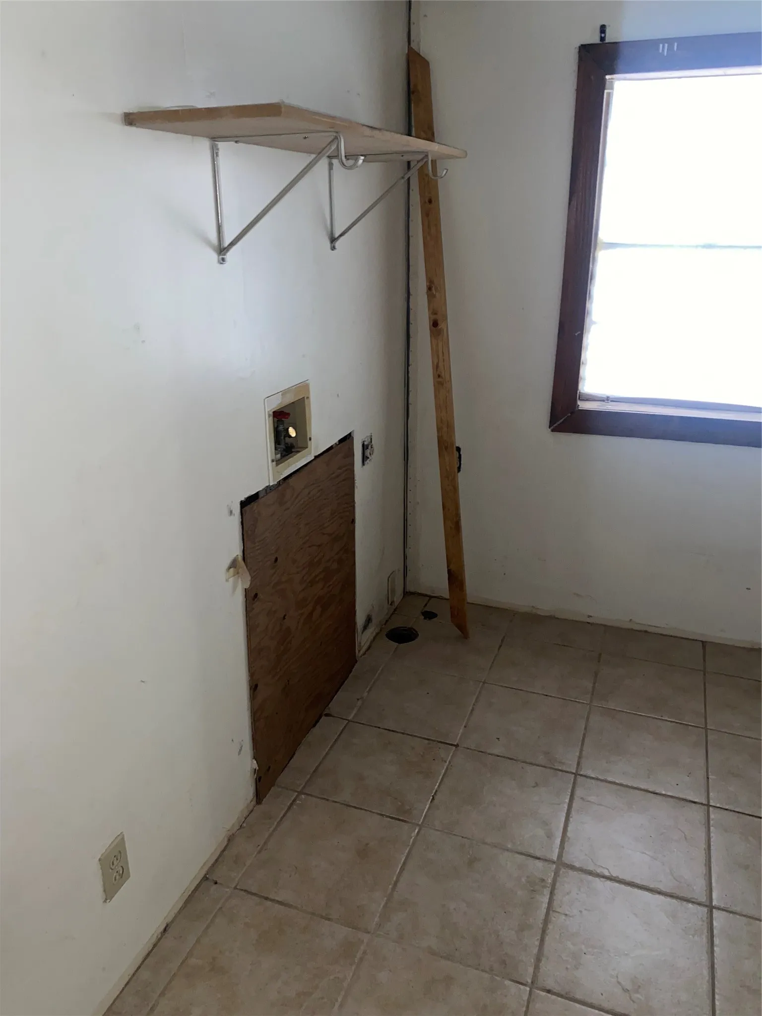 Single Family Residence For Sale in Callahan County , 600 2nd Street, Cross Plains, Texas 76443, 3 Bedroom, 2 Bathroom, Garage spaces, 2,424 Sqft, built in 1930, mls#21387992, Real Estate Agent in Cross Plains, Homes For Sale in Callahan county, Homes For Sale in Cross Plains, Realtor in Cross Plains Texas, Real Estate Brokerage Independent Realty Texas, Luminita Cordes Realtor