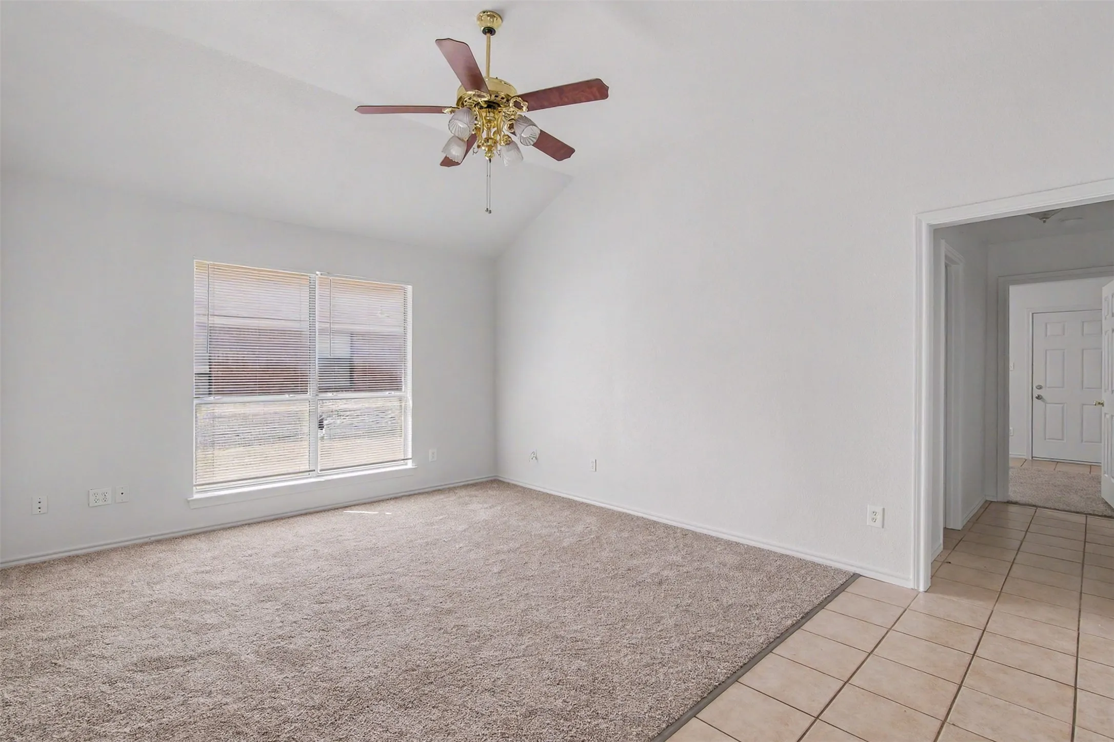 Duplex For Rent in Johnson County , 210 Joshua Boulevard, Joshua, Texas 76058, 2 Bedroom, 2 Bathroom, 2 Garage spaces, 1,108 Sqft, built in 1999, mls#21388059, Real Estate Agent in Joshua, Homes For Rent in Johnson county, Homes For Rent in Joshua, Realtor in Joshua Texas, Real Estate Brokerage Independent Realty Texas, Luminita Cordes Realtor