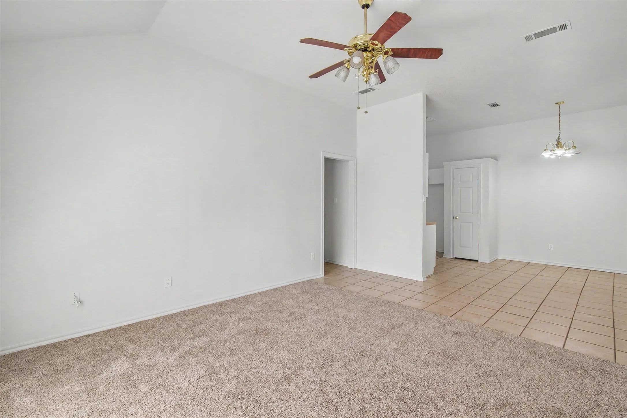 Duplex For Rent in Johnson County , 210 Joshua Boulevard, Joshua, Texas 76058, 2 Bedroom, 2 Bathroom, 2 Garage spaces, 1,108 Sqft, built in 1999, mls#21388059, Real Estate Agent in Joshua, Homes For Rent in Johnson county, Homes For Rent in Joshua, Realtor in Joshua Texas, Real Estate Brokerage Independent Realty Texas, Luminita Cordes Realtor