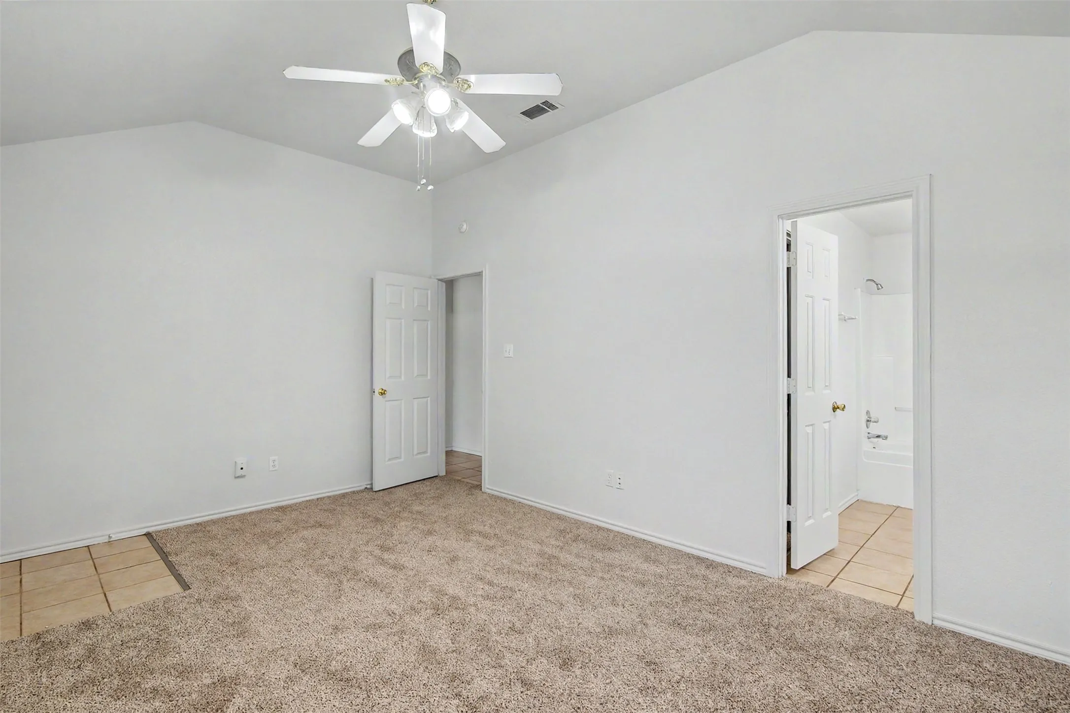 Duplex For Rent in Johnson County , 210 Joshua Boulevard, Joshua, Texas 76058, 2 Bedroom, 2 Bathroom, 2 Garage spaces, 1,108 Sqft, built in 1999, mls#21388059, Real Estate Agent in Joshua, Homes For Rent in Johnson county, Homes For Rent in Joshua, Realtor in Joshua Texas, Real Estate Brokerage Independent Realty Texas, Luminita Cordes Realtor
